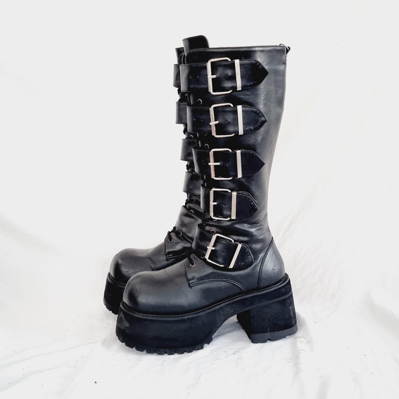 EU 39 / UK 6 Demonia Shoes