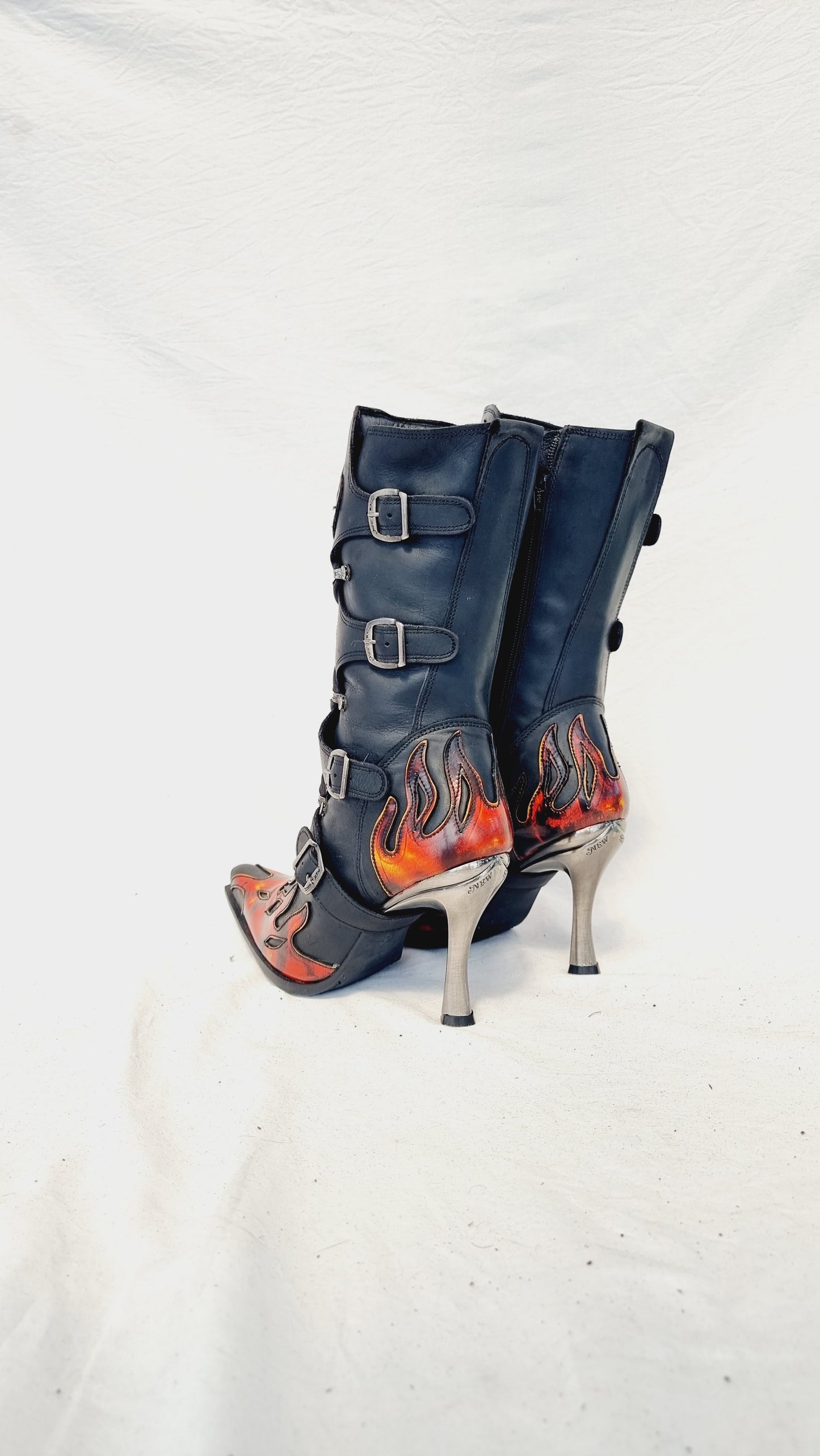 EU 42 / UK 8 New Rock Boots