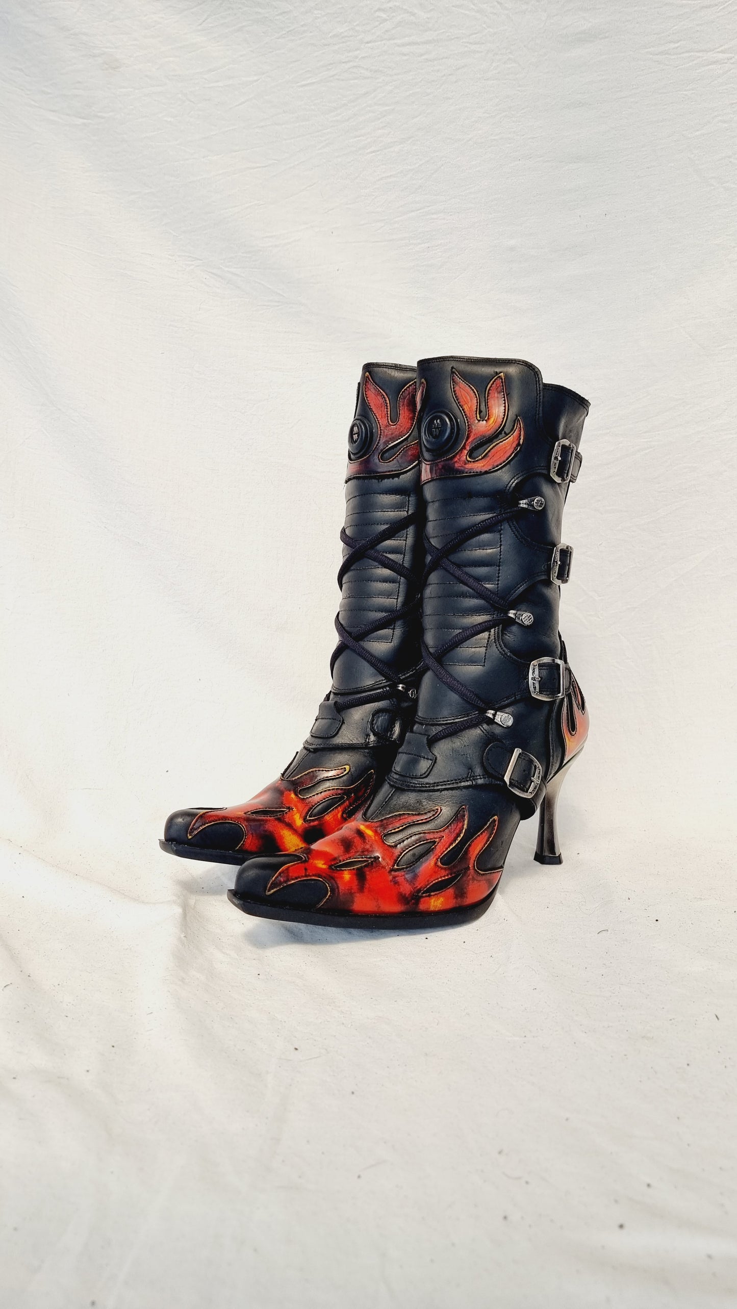EU 42 / UK 8 New Rock Boots
