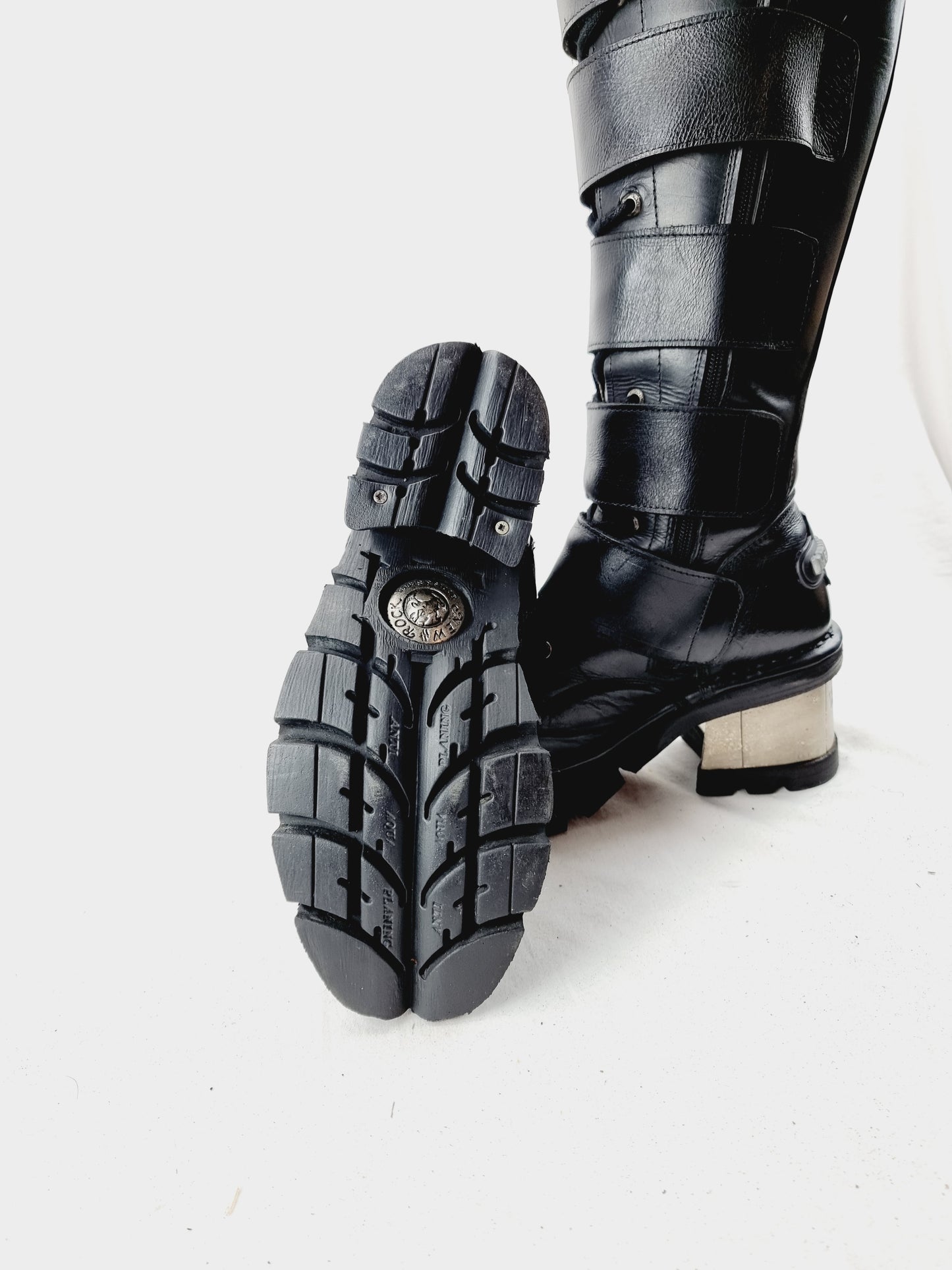 EU 40 / UK 7 New Rock Boots