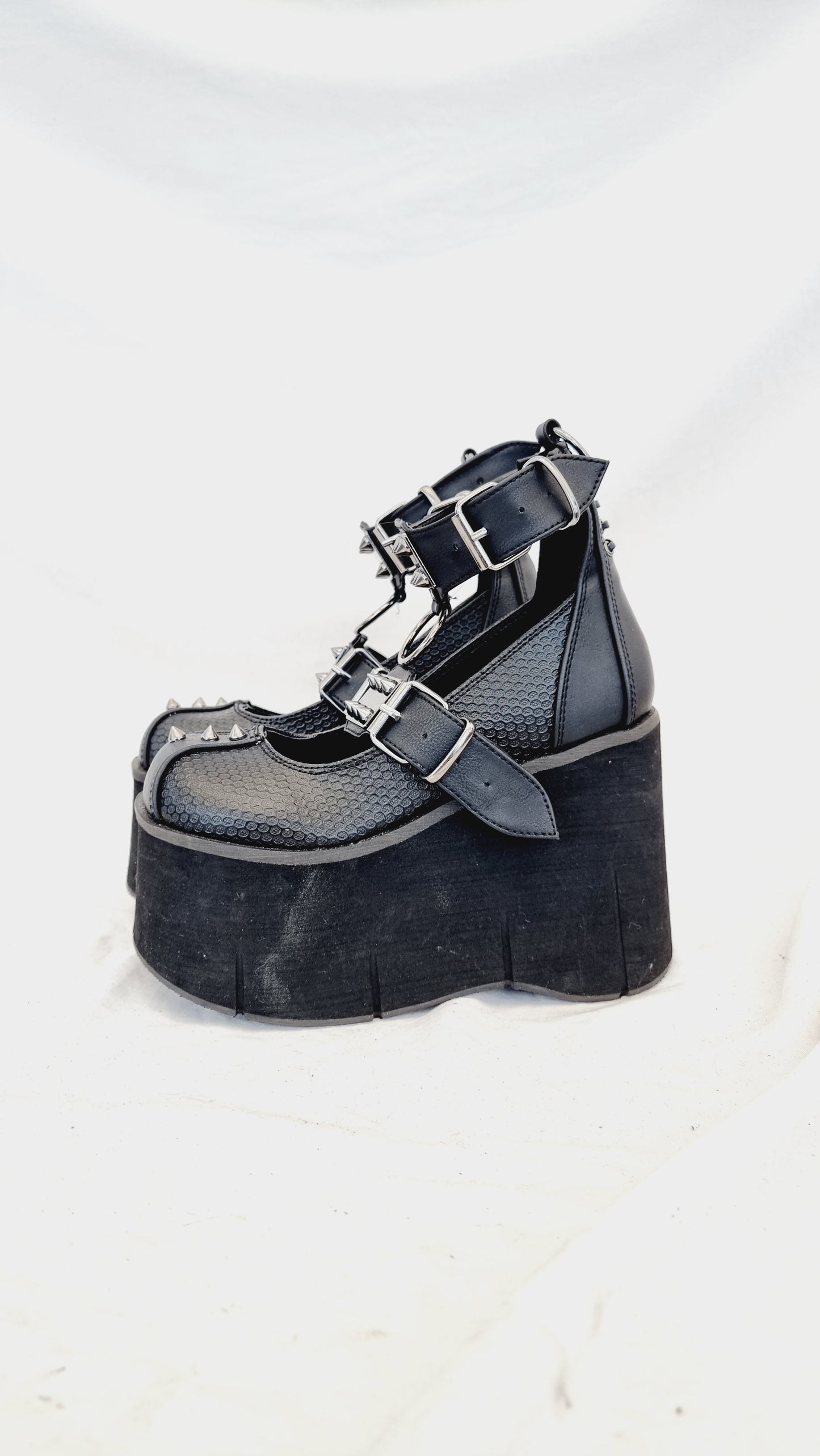 EU 37 / UK 4 Demonia Shoes