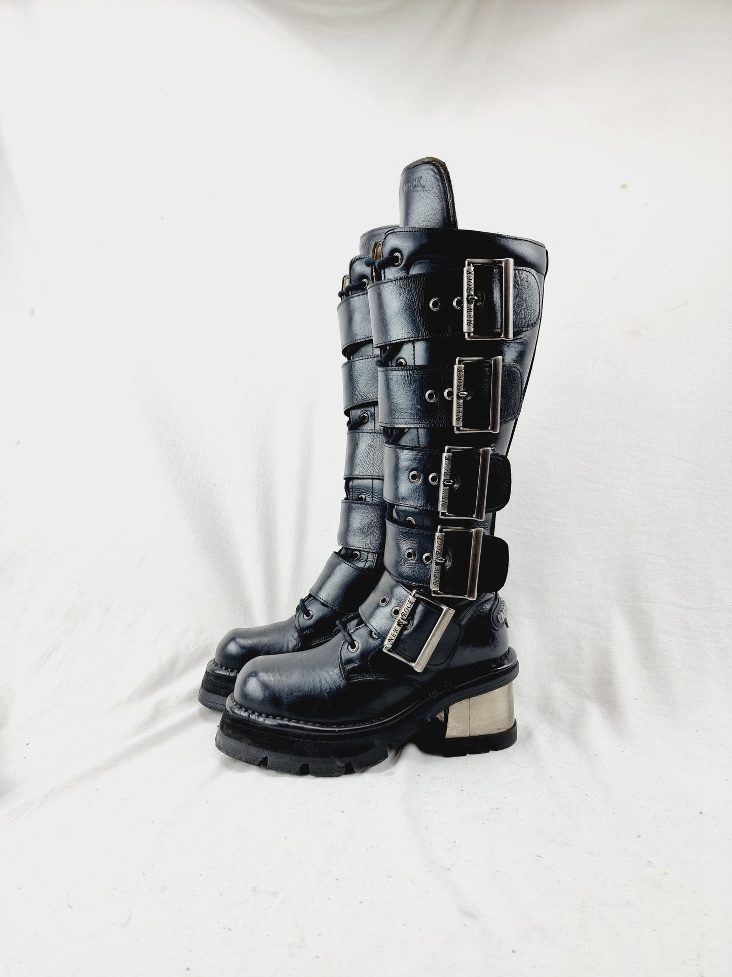 EU 40 / UK 7 New Rock Boots