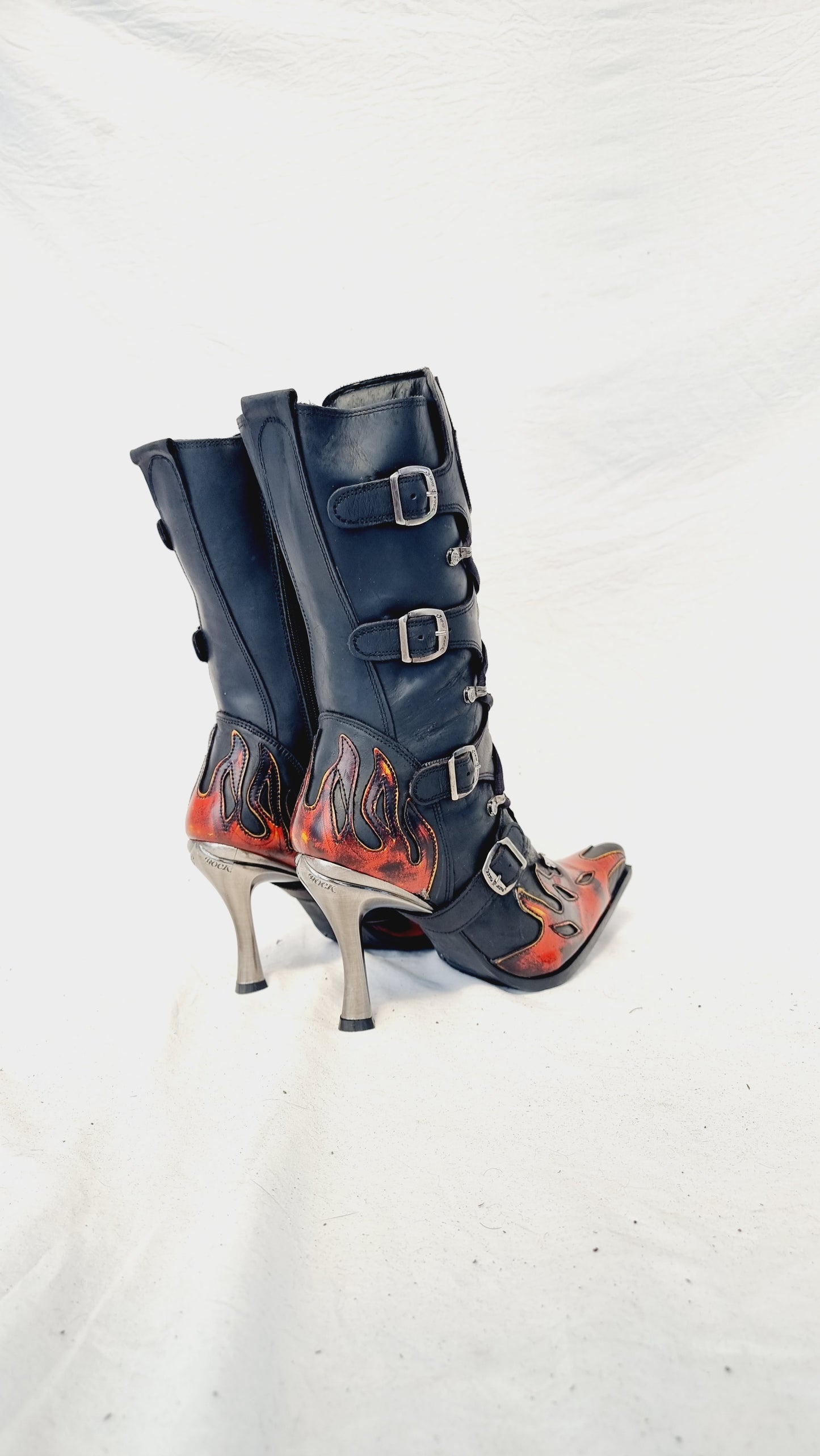 EU 42 / UK 8 New Rock Boots