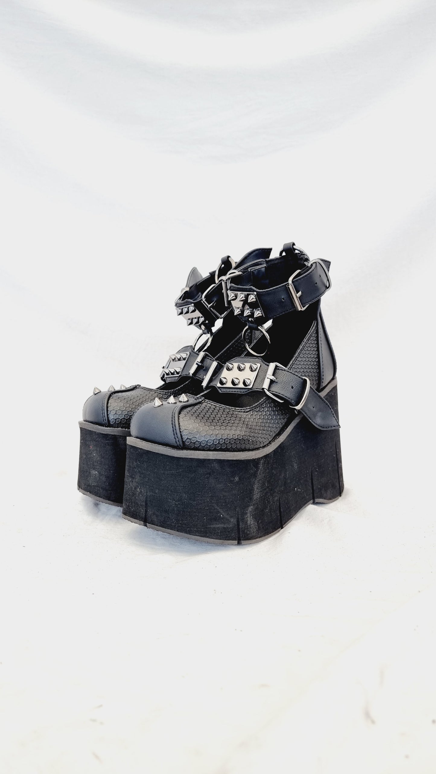 EU 37 / UK 4 Demonia Shoes