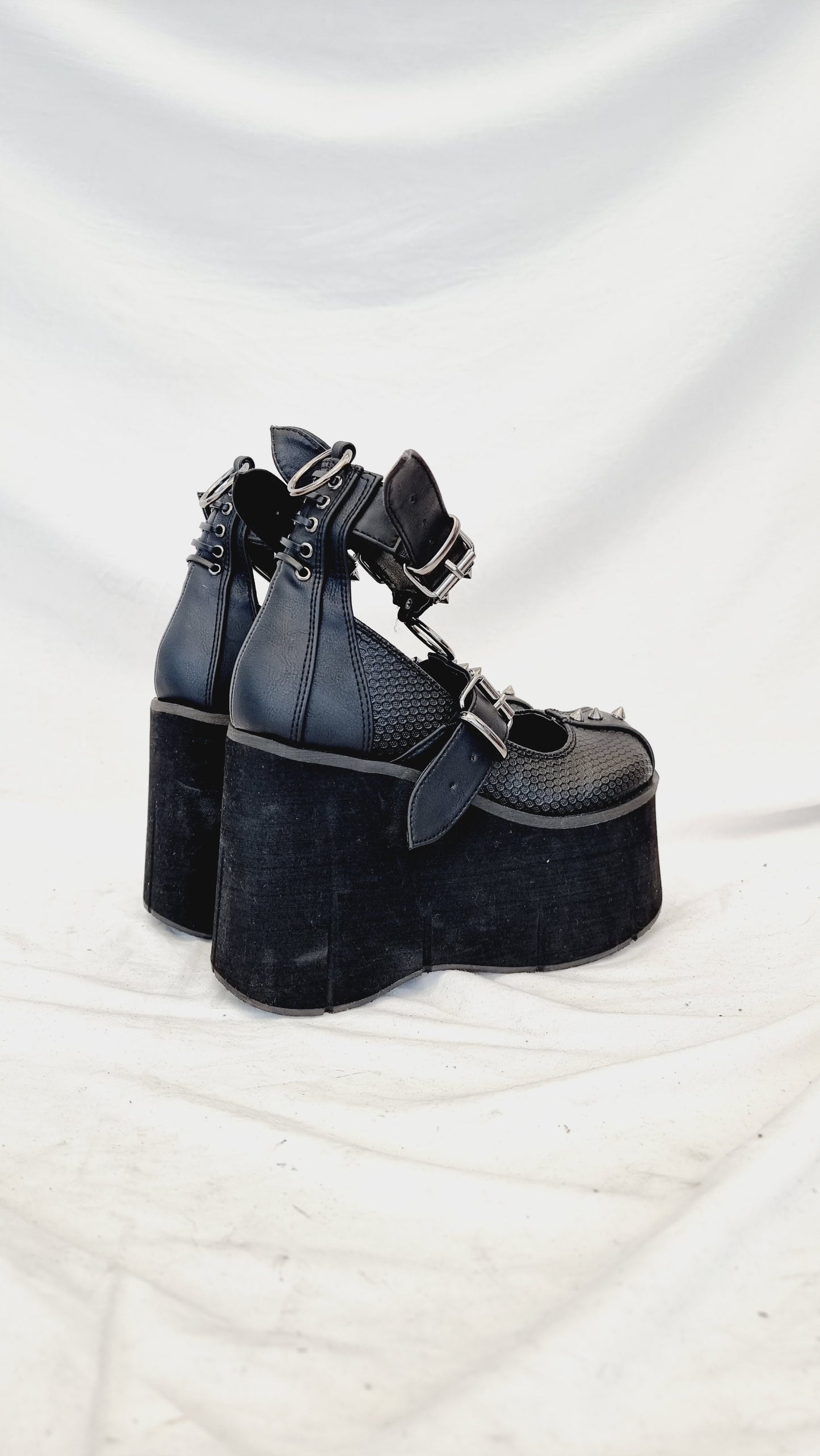 EU 37 / UK 4 Demonia Shoes