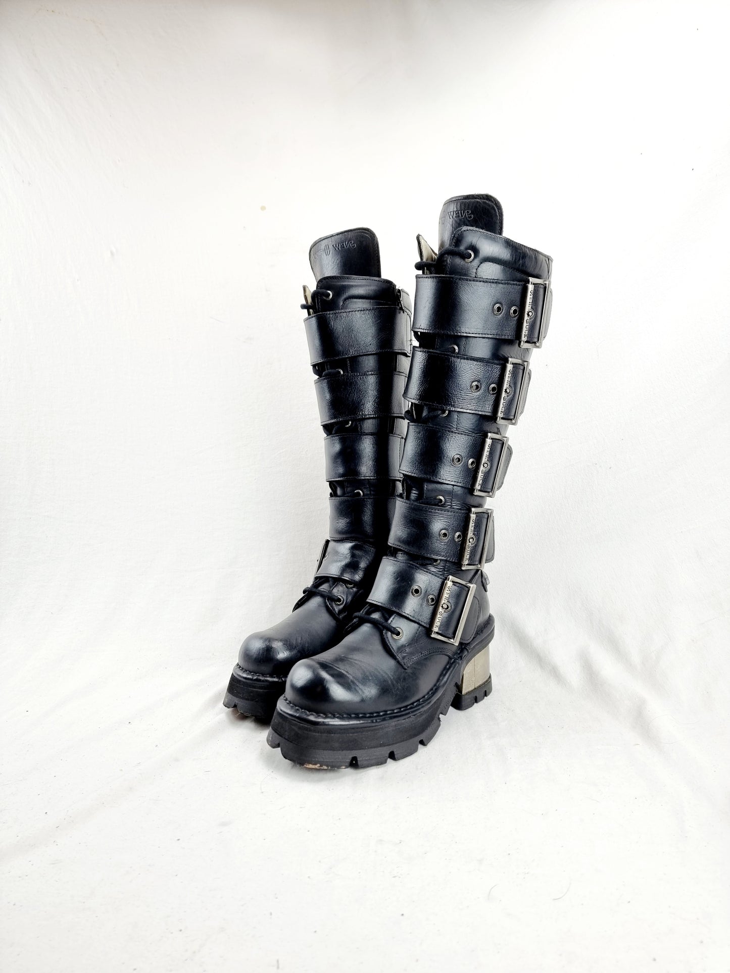 EU 40 / UK 7 New Rock Boots