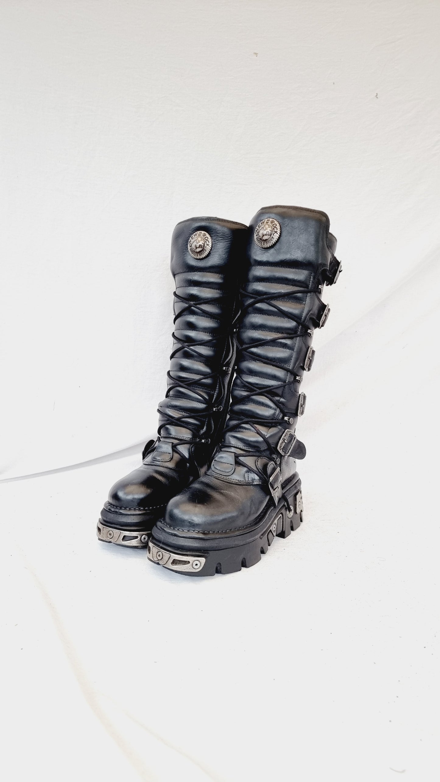EU 39 / UK 6 New Rock Boots
