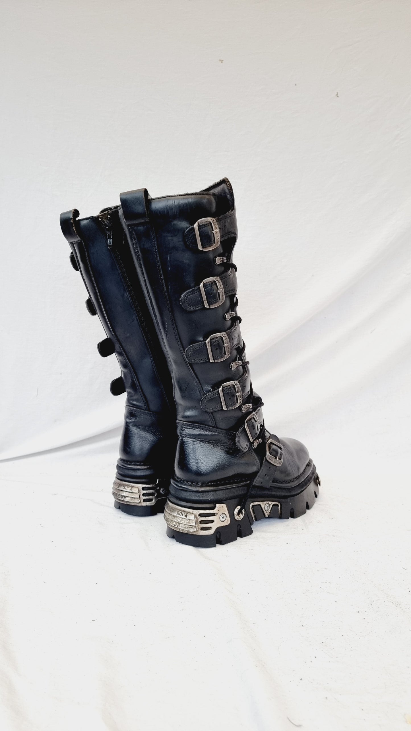 EU 39 / UK 6 New Rock Boots