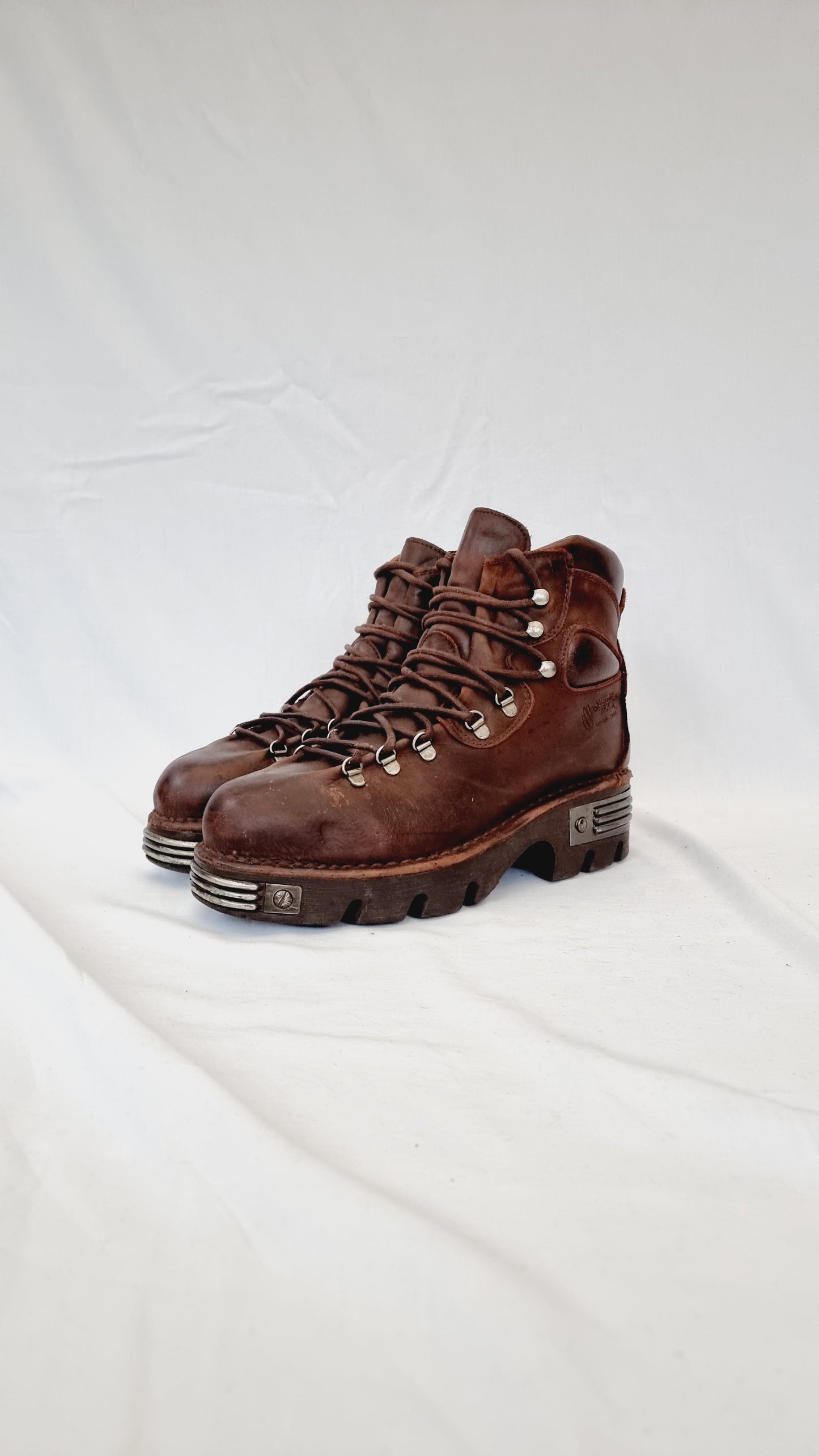 EU 43 / UK 9 New Rock Boots