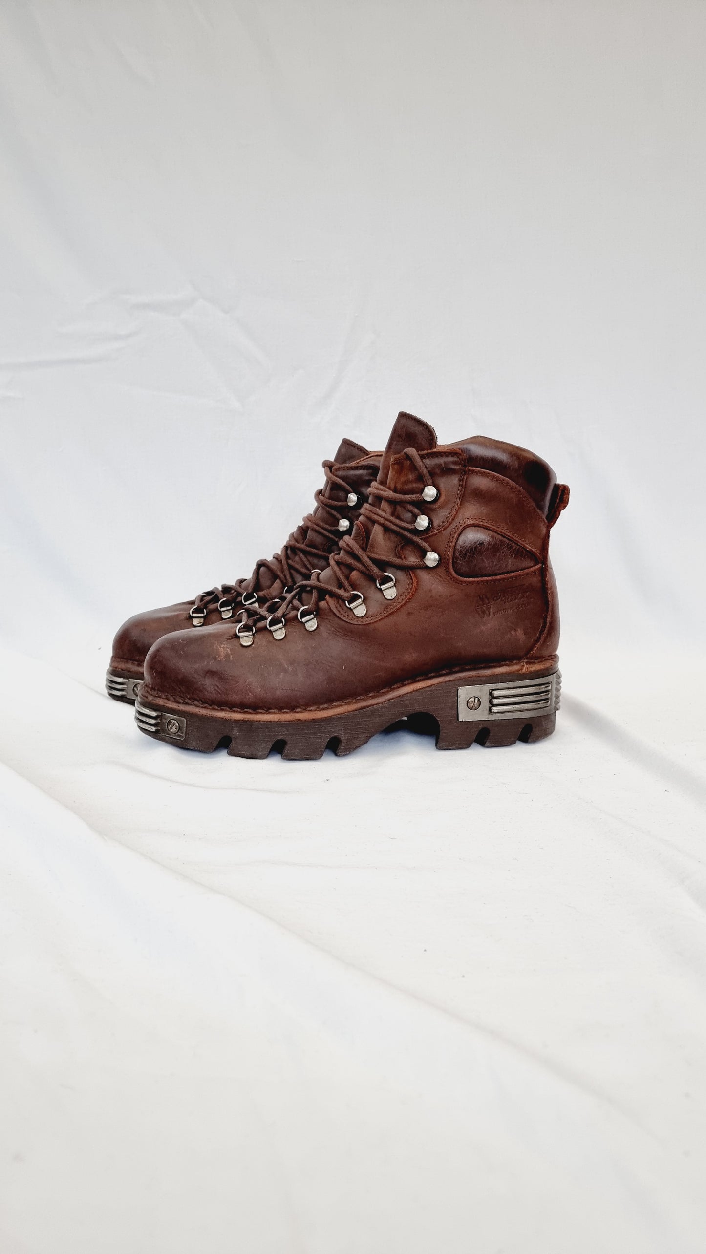EU 43 / UK 9 New Rock Boots