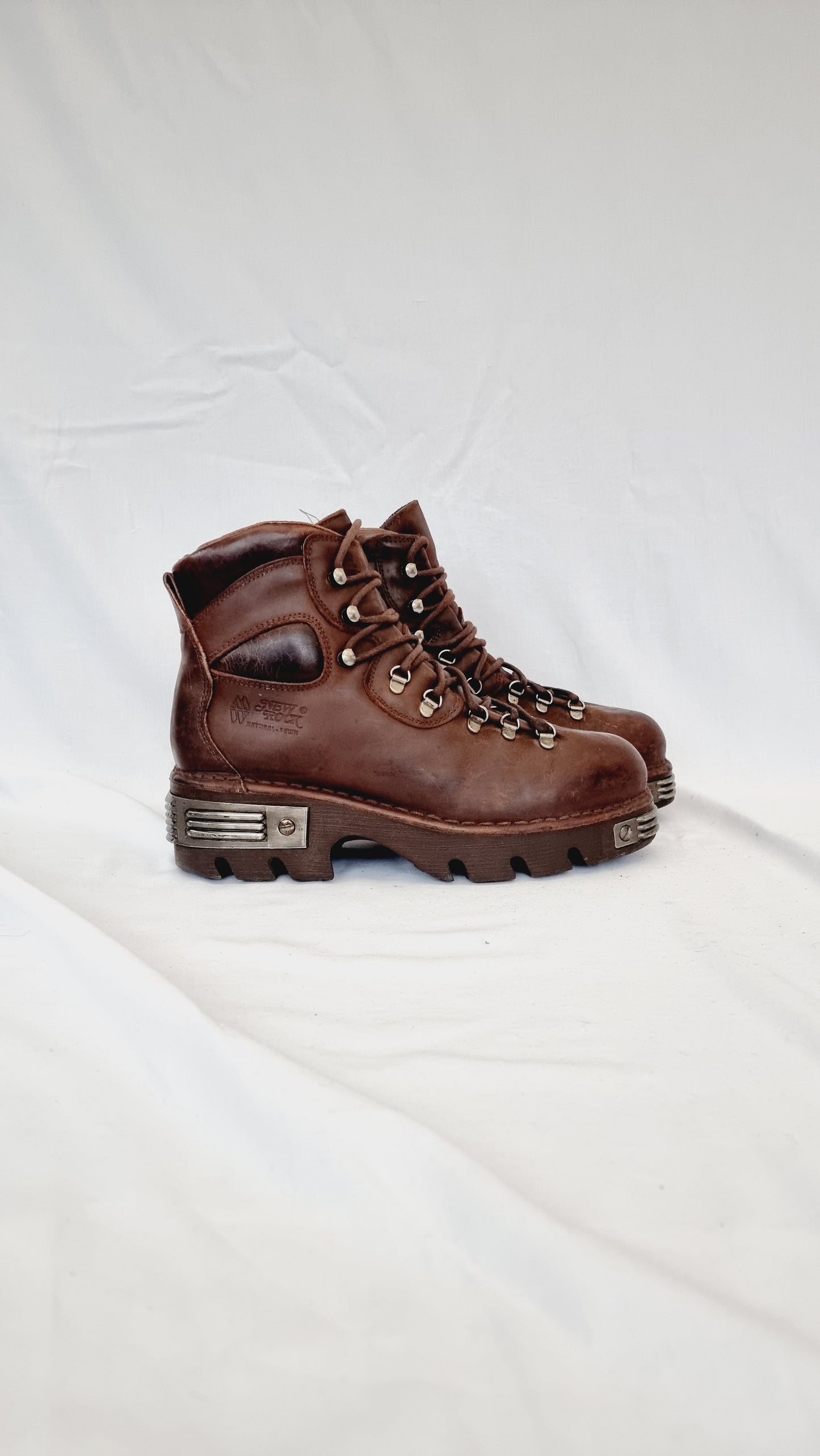 EU 43 / UK 9 New Rock Boots