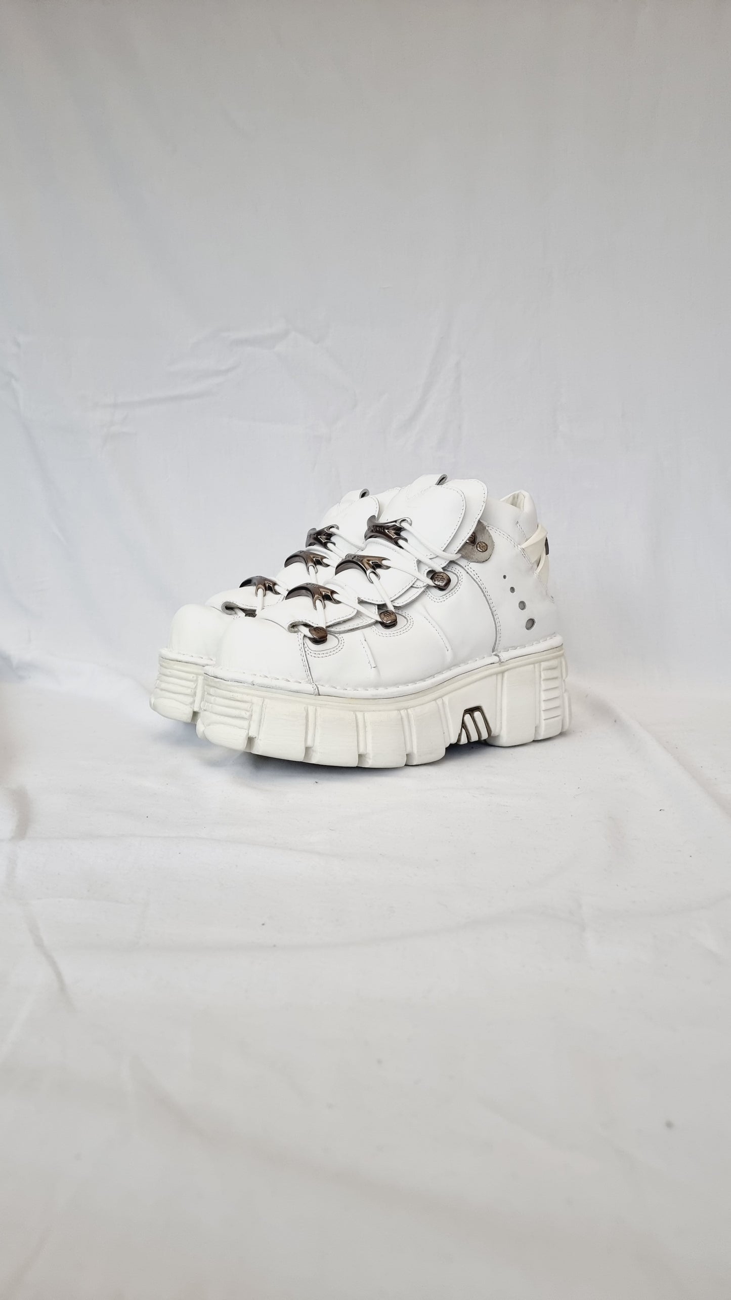 EU 40 / UK 7 New Rock Boots