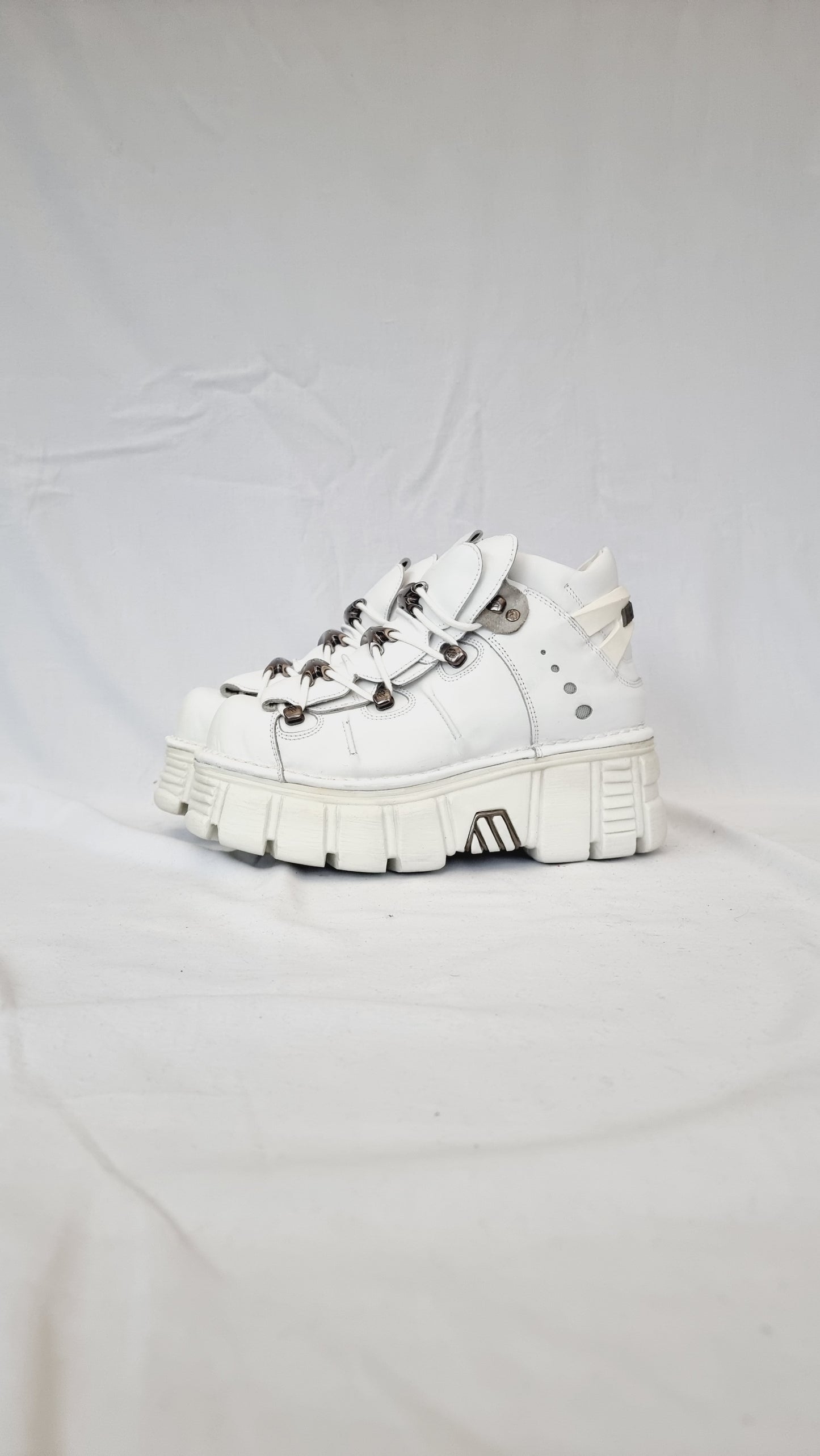 EU 40 / UK 7 New Rock Boots