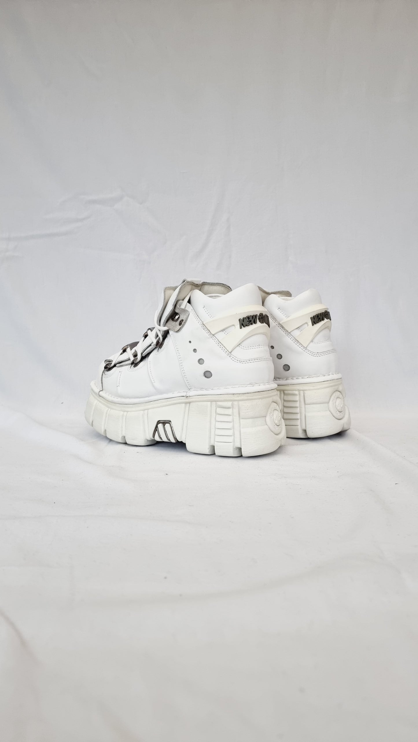 EU 40 / UK 7 New Rock Boots