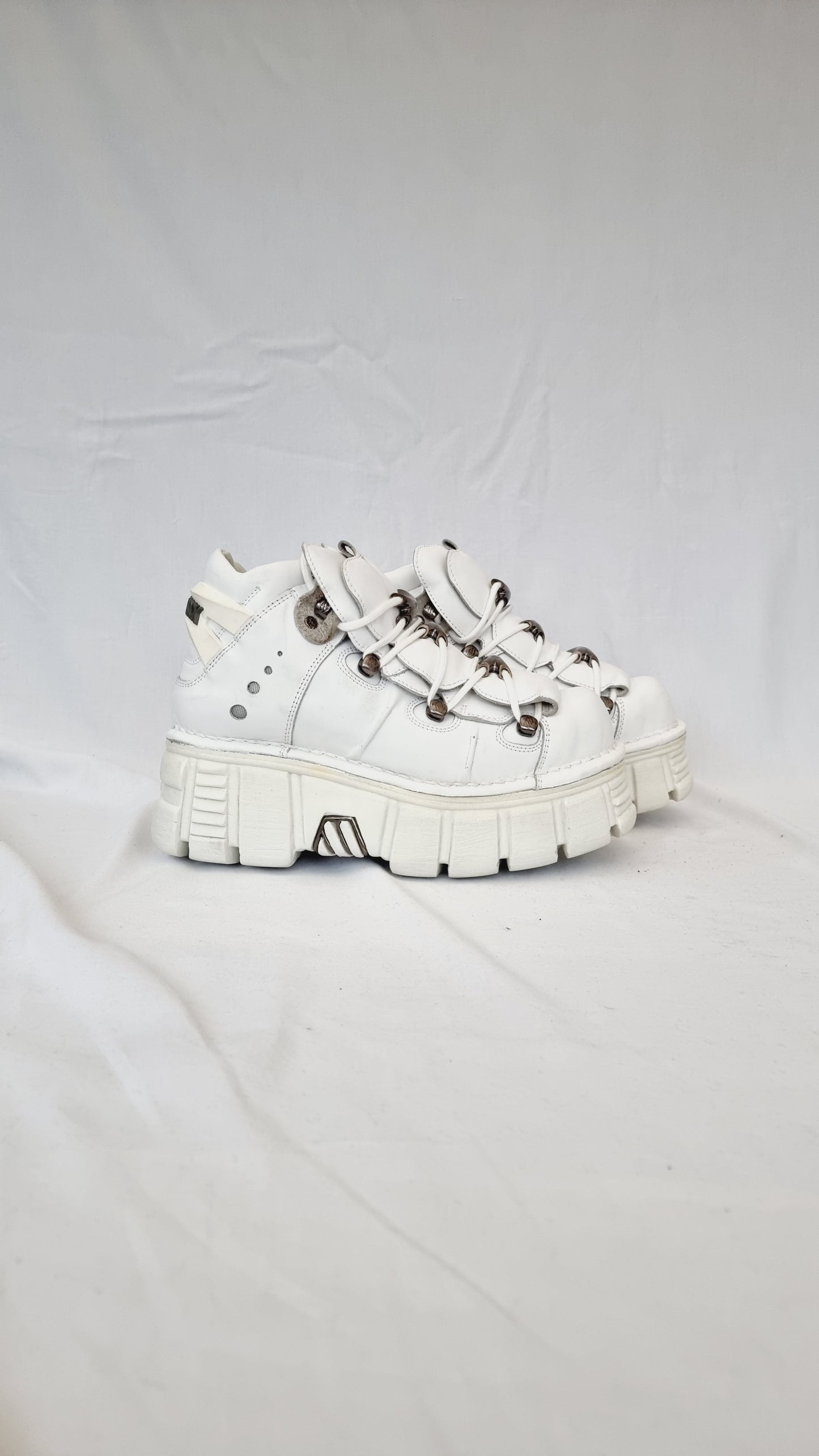EU 40 / UK 7 New Rock Boots
