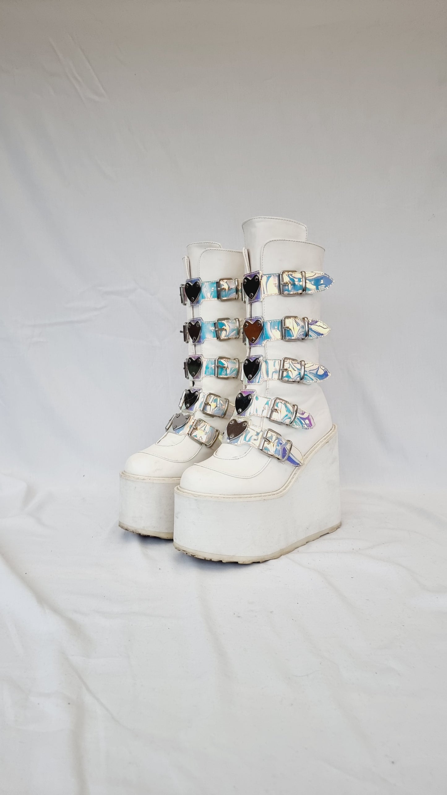 EU 39 / UK 6 Demonia Shoes