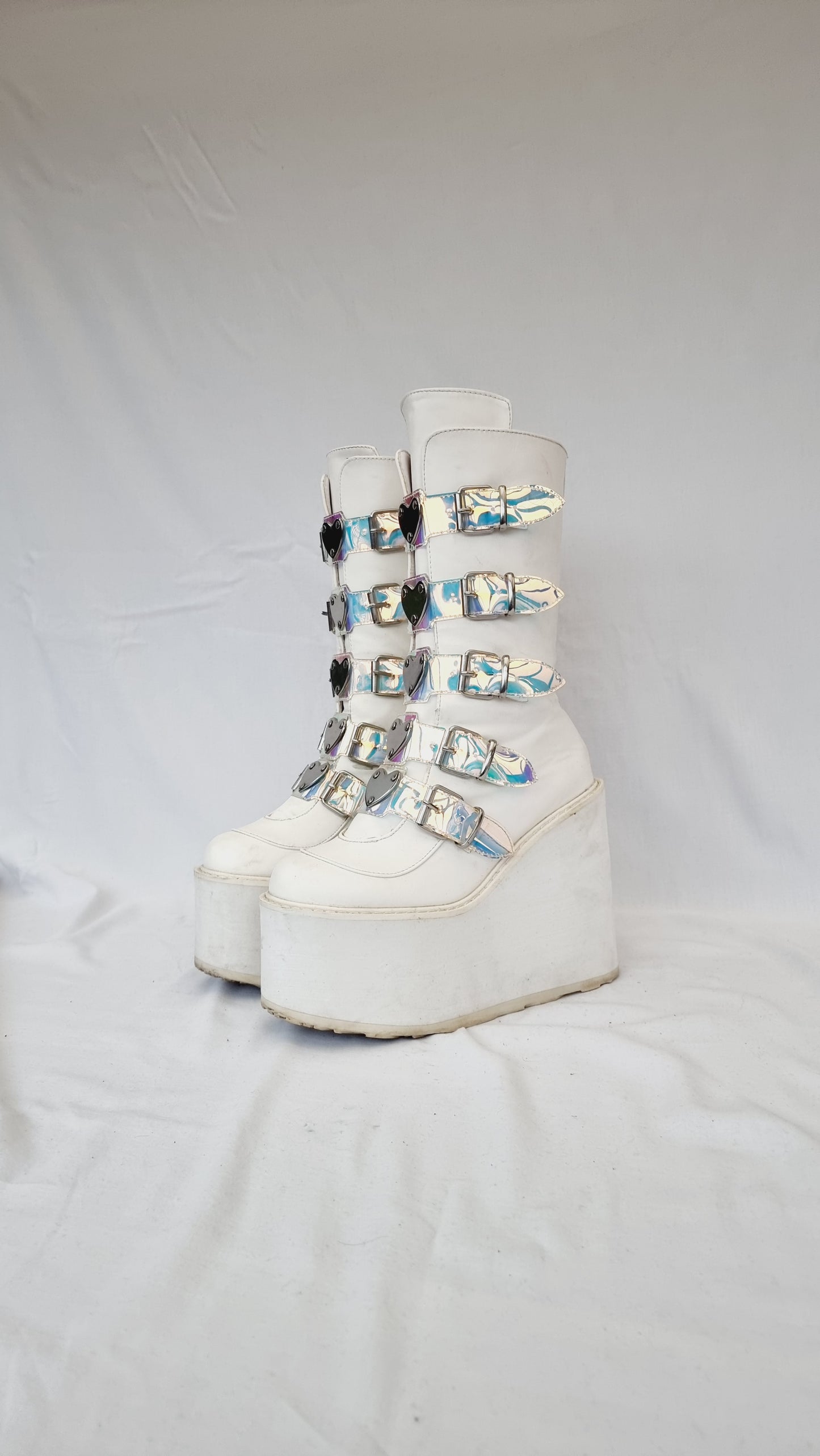 EU 39 / UK 6 Demonia Shoes