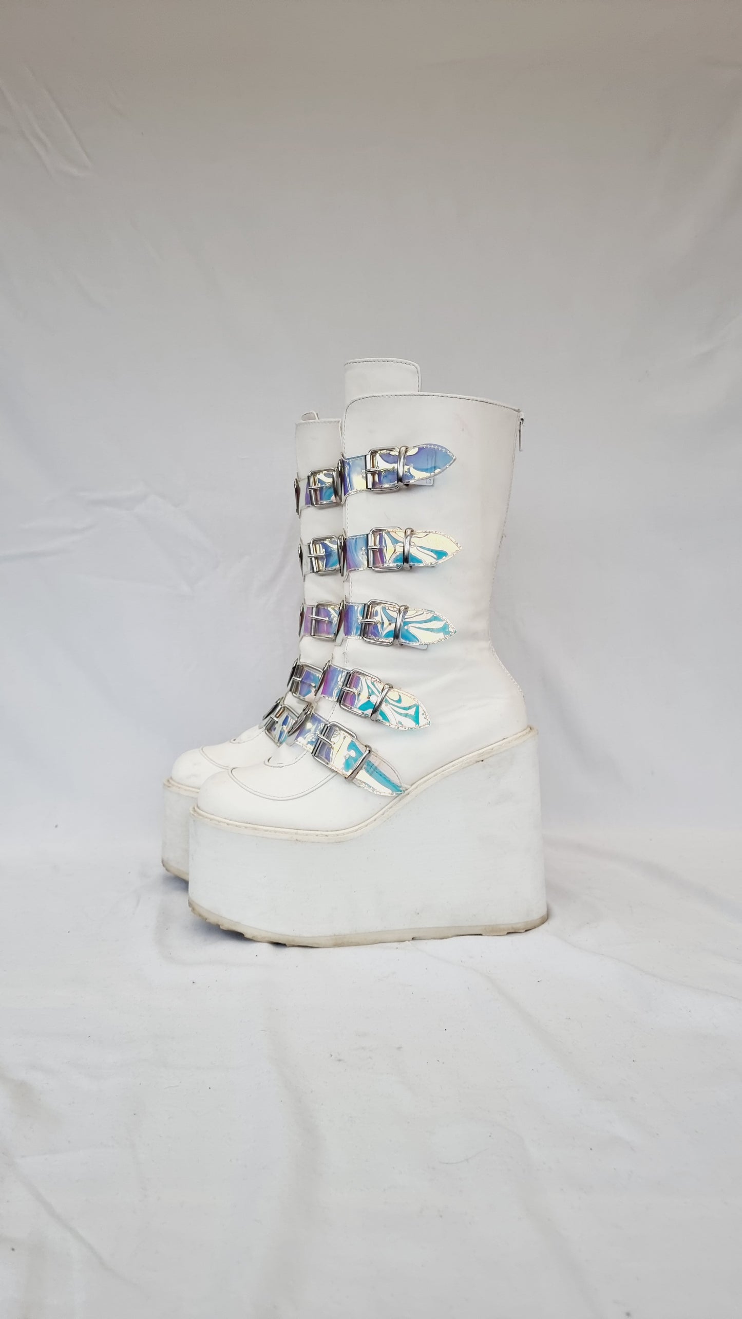 EU 39 / UK 6 Demonia Shoes
