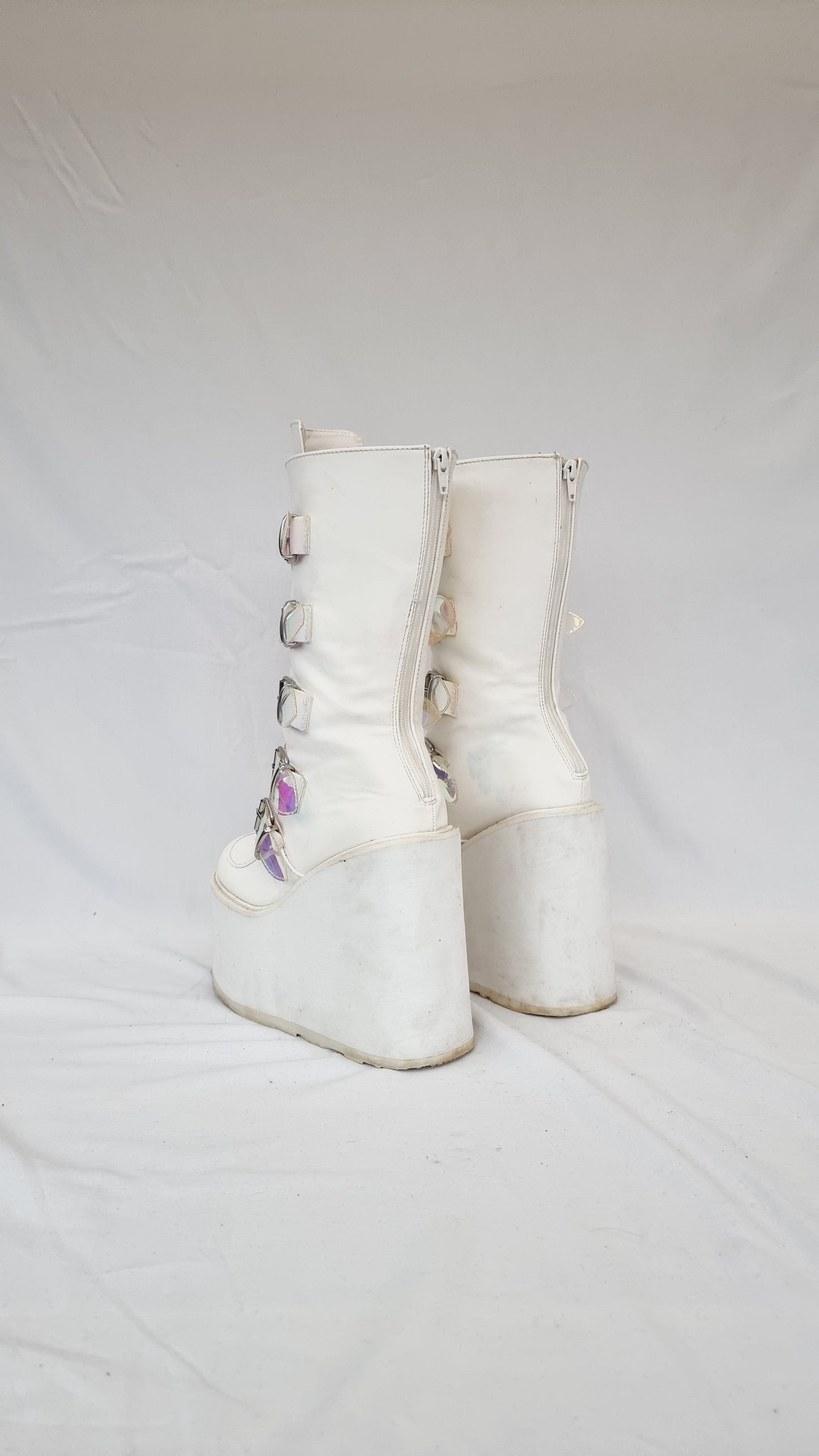 EU 39 / UK 6 Demonia Shoes