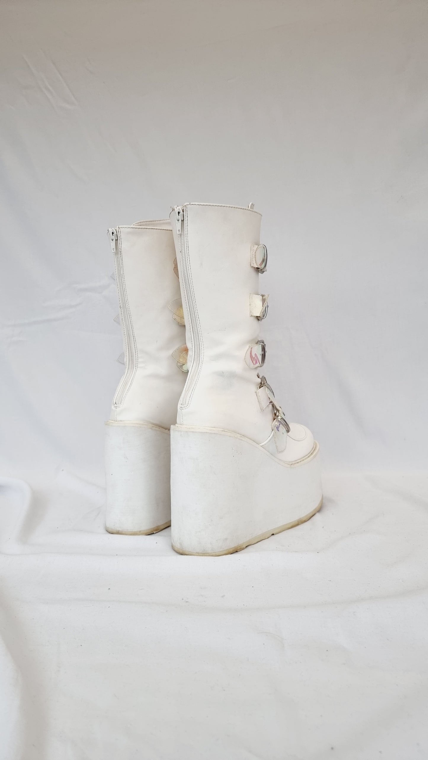 EU 39 / UK 6 Demonia Shoes