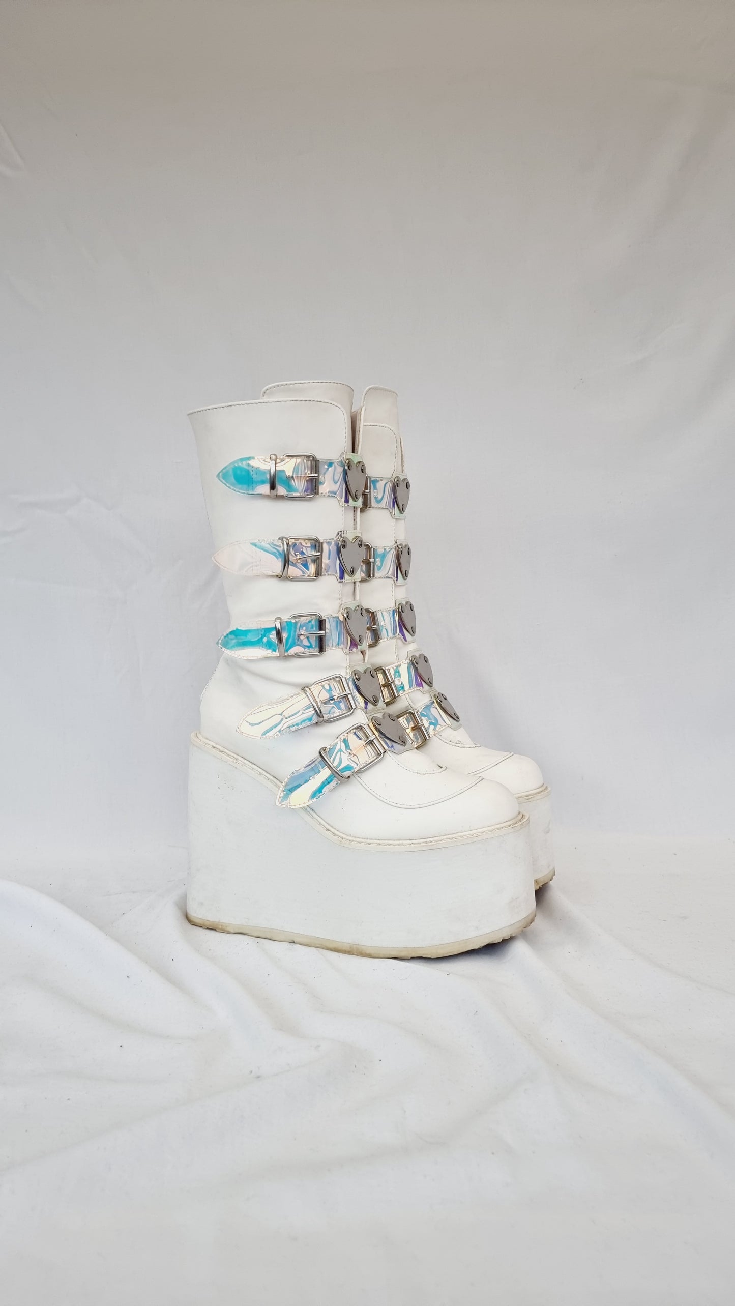 EU 39 / UK 6 Demonia Shoes