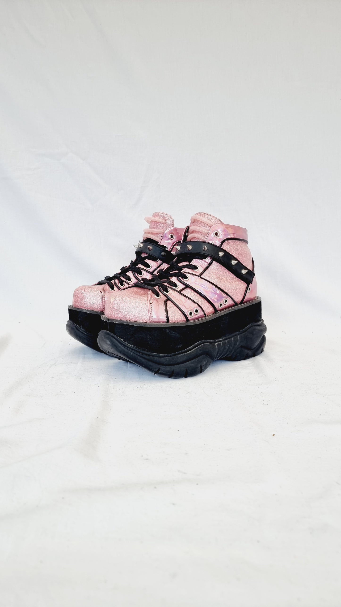 EU 39 / UK 6 Demonia Shoes