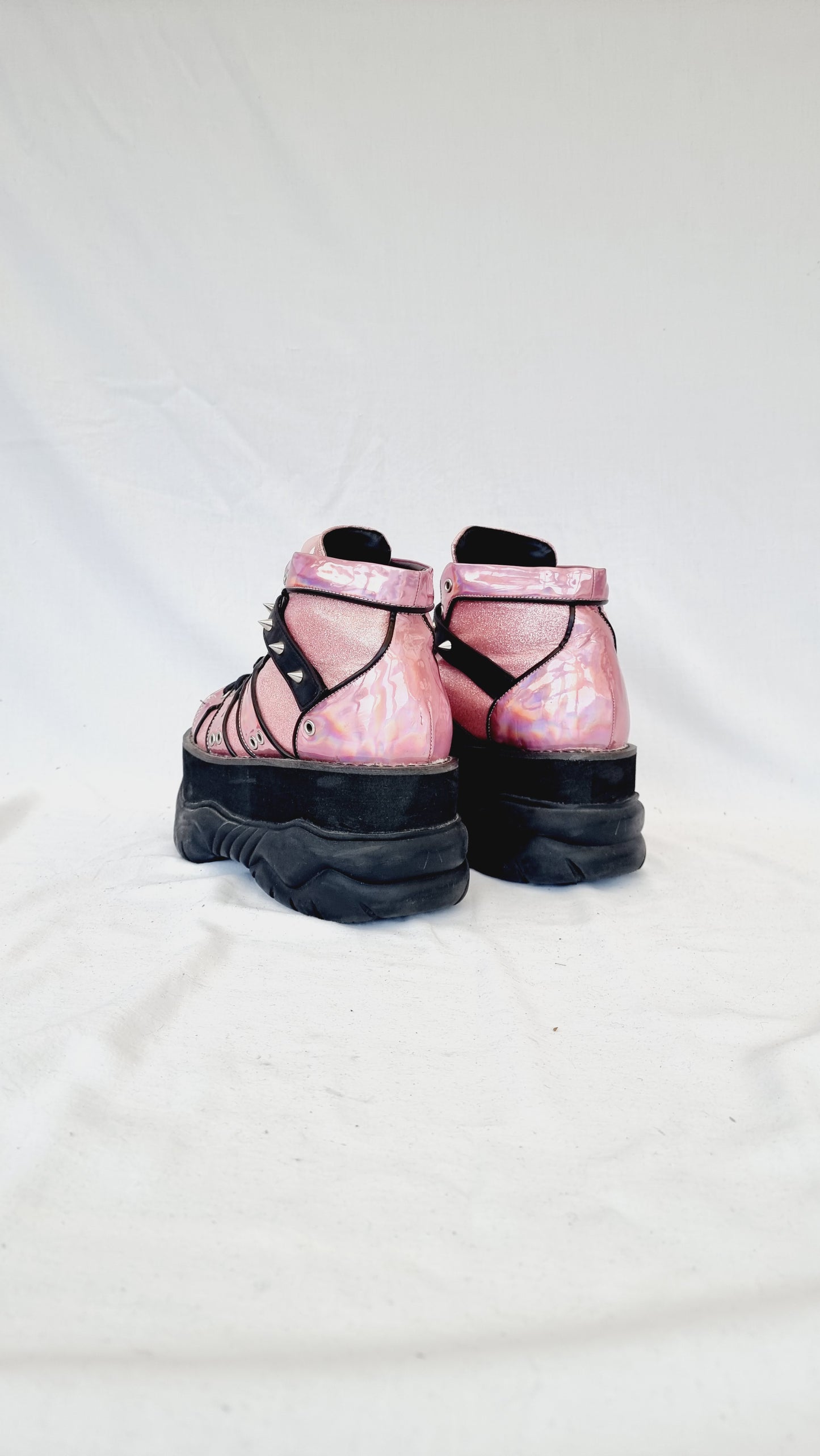 EU 39 / UK 6 Demonia Shoes