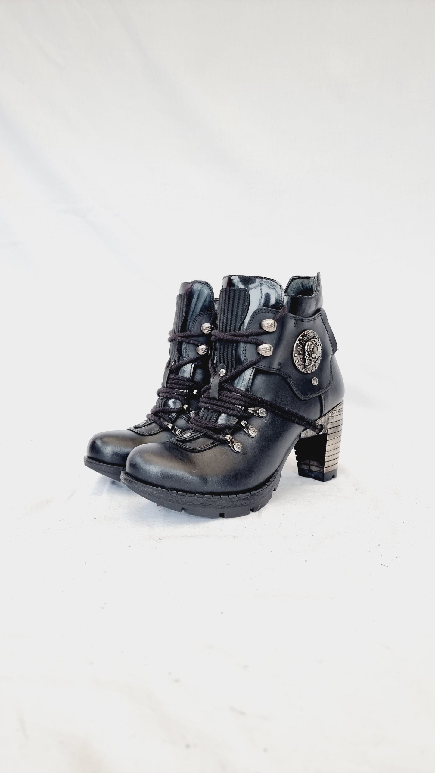 EU 39 / UK 6 New Rock Boots