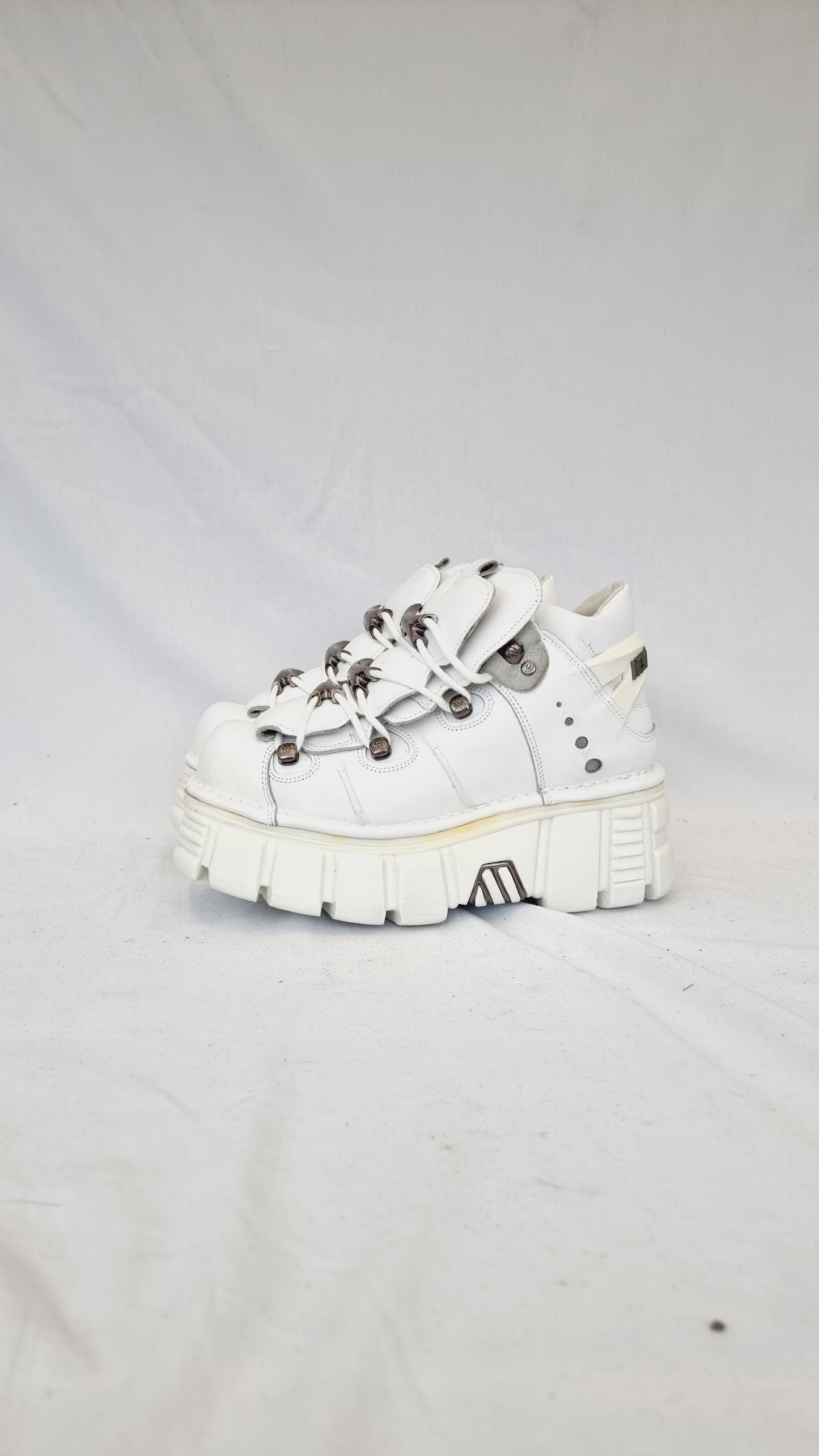 EU 40 / UK 7 New Rock Boots