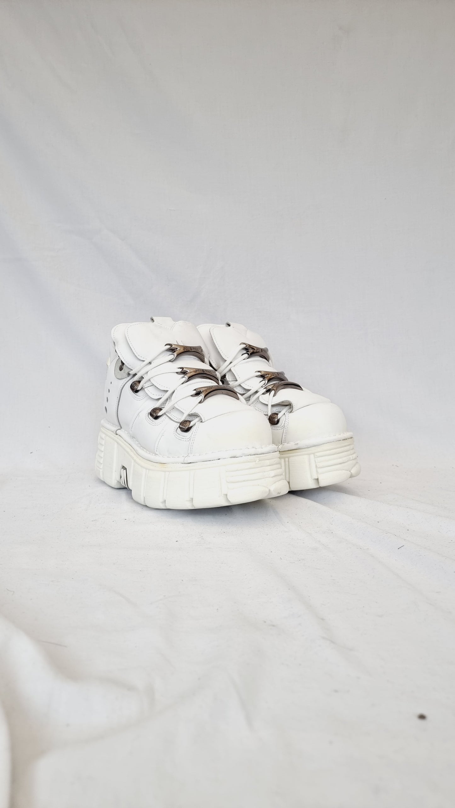 EU 40 / UK 7 New Rock Boots