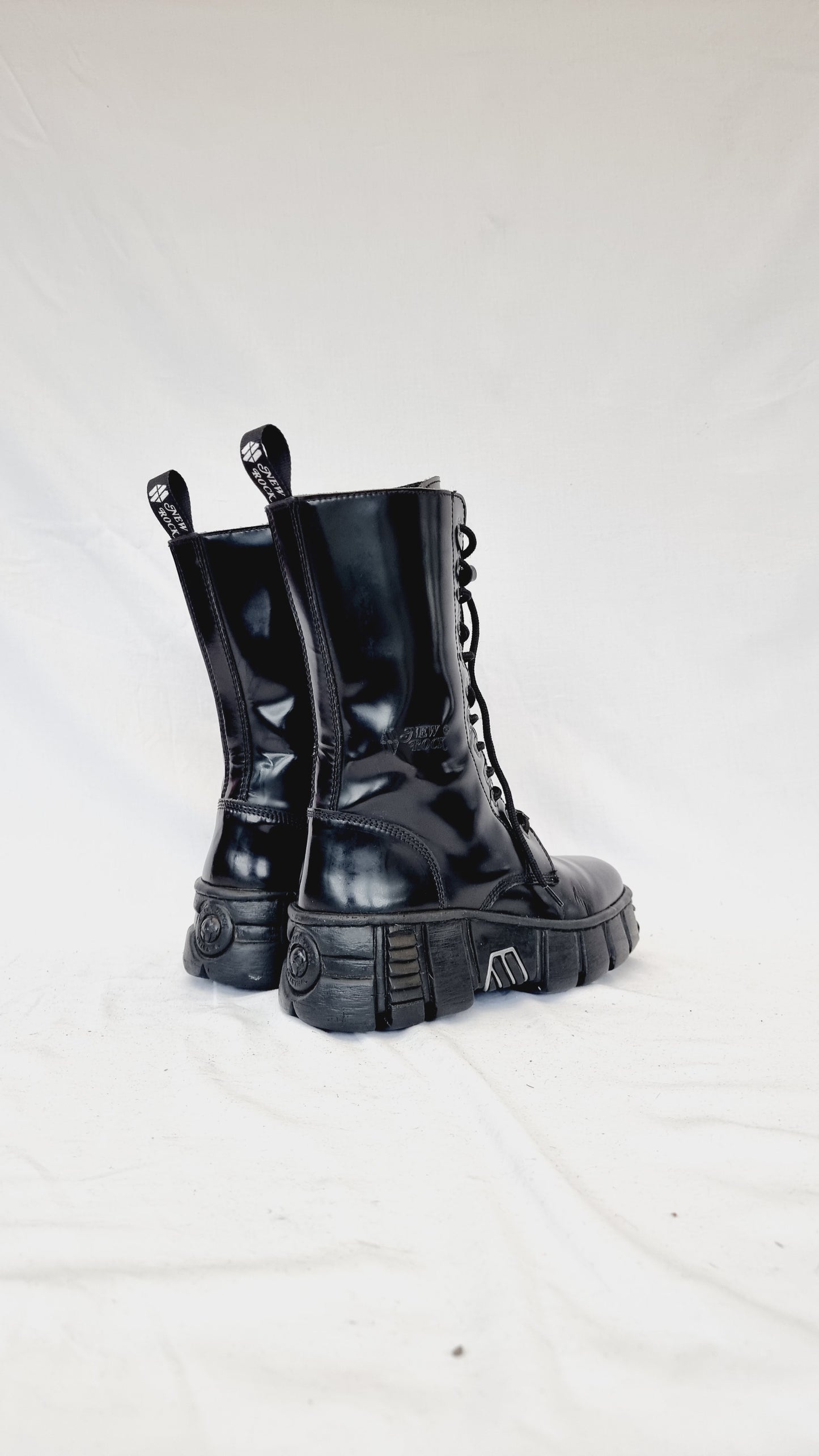 EU 40 / UK 7 New Rock Boots