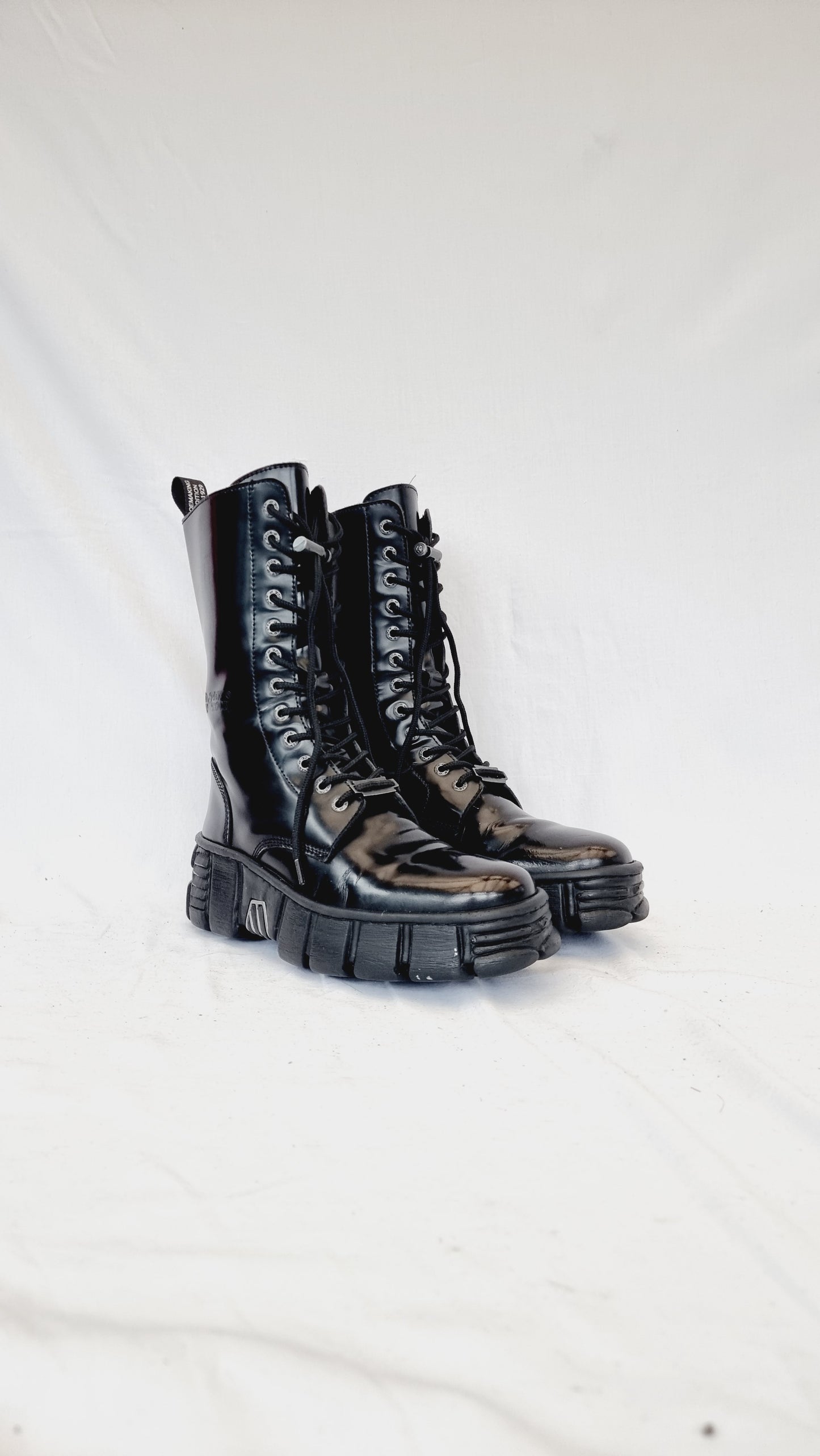 EU 40 / UK 7 New Rock Boots