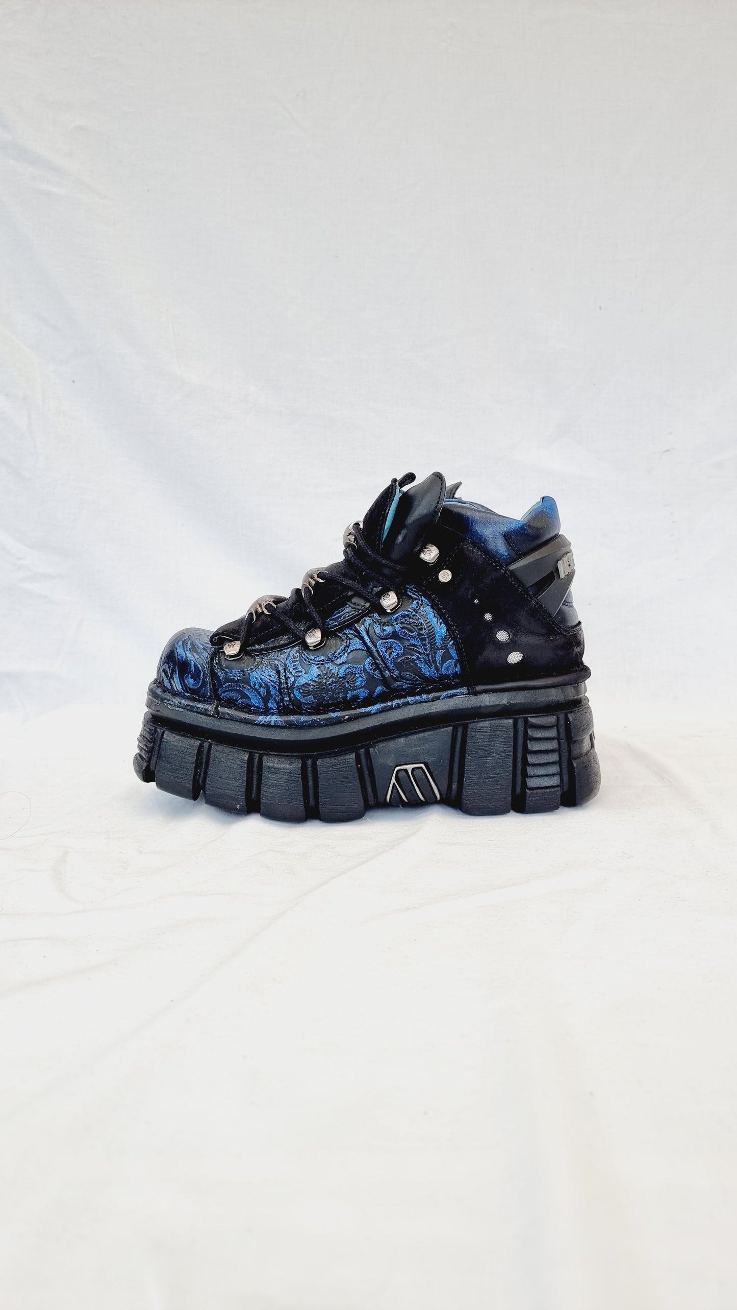 EU 40 / UK 7 New Rock Boots