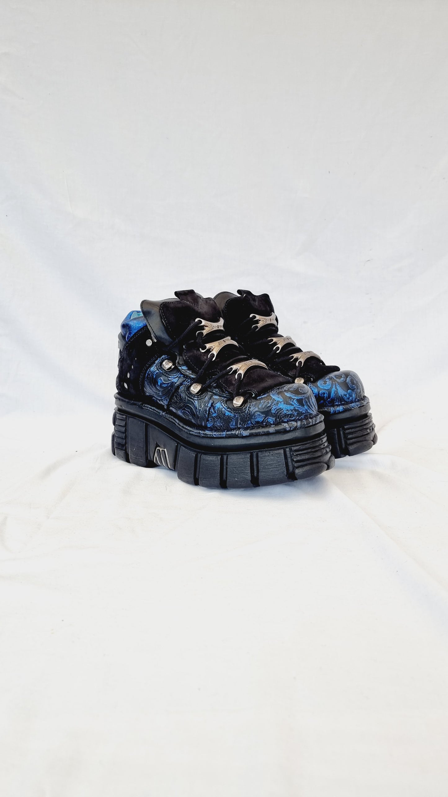 EU 40 / UK 7 New Rock Boots