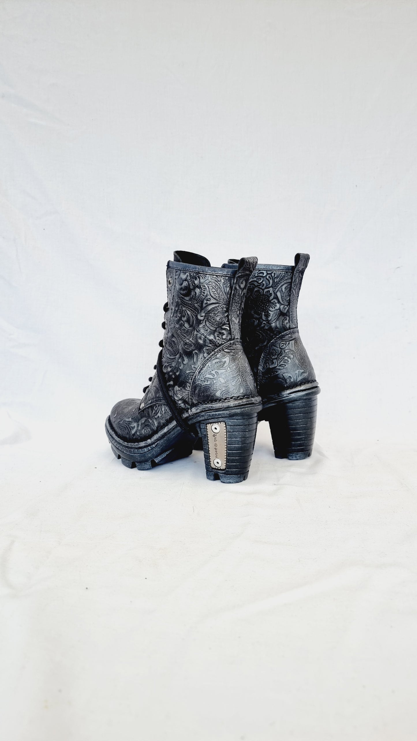 EU 36 / UK 3 New Rock Boots