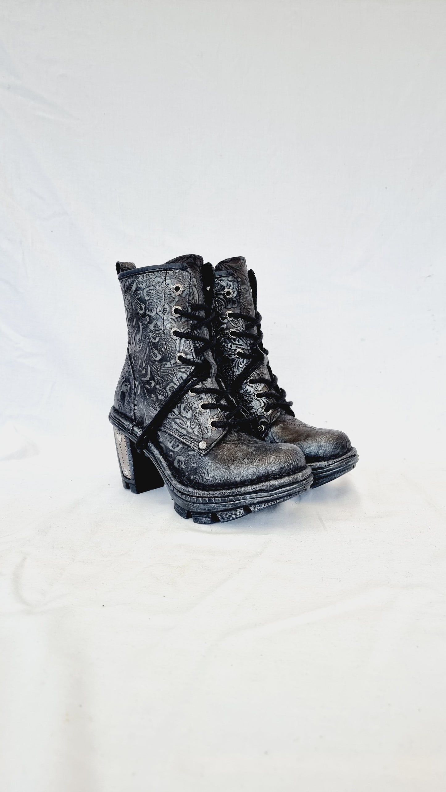 EU 36 / UK 3 New Rock Boots