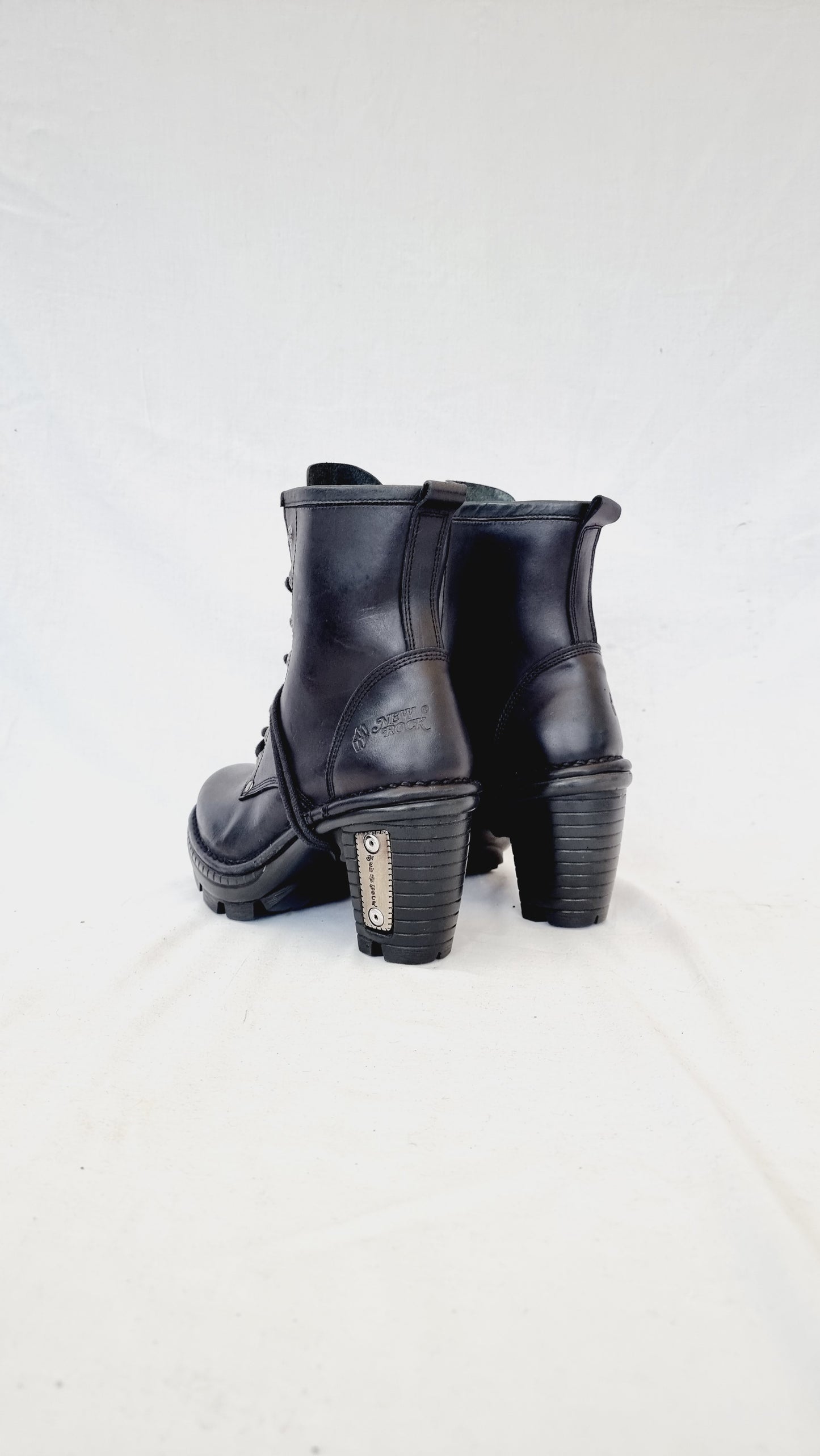 EU 38 / UK 5 New Rock Boots