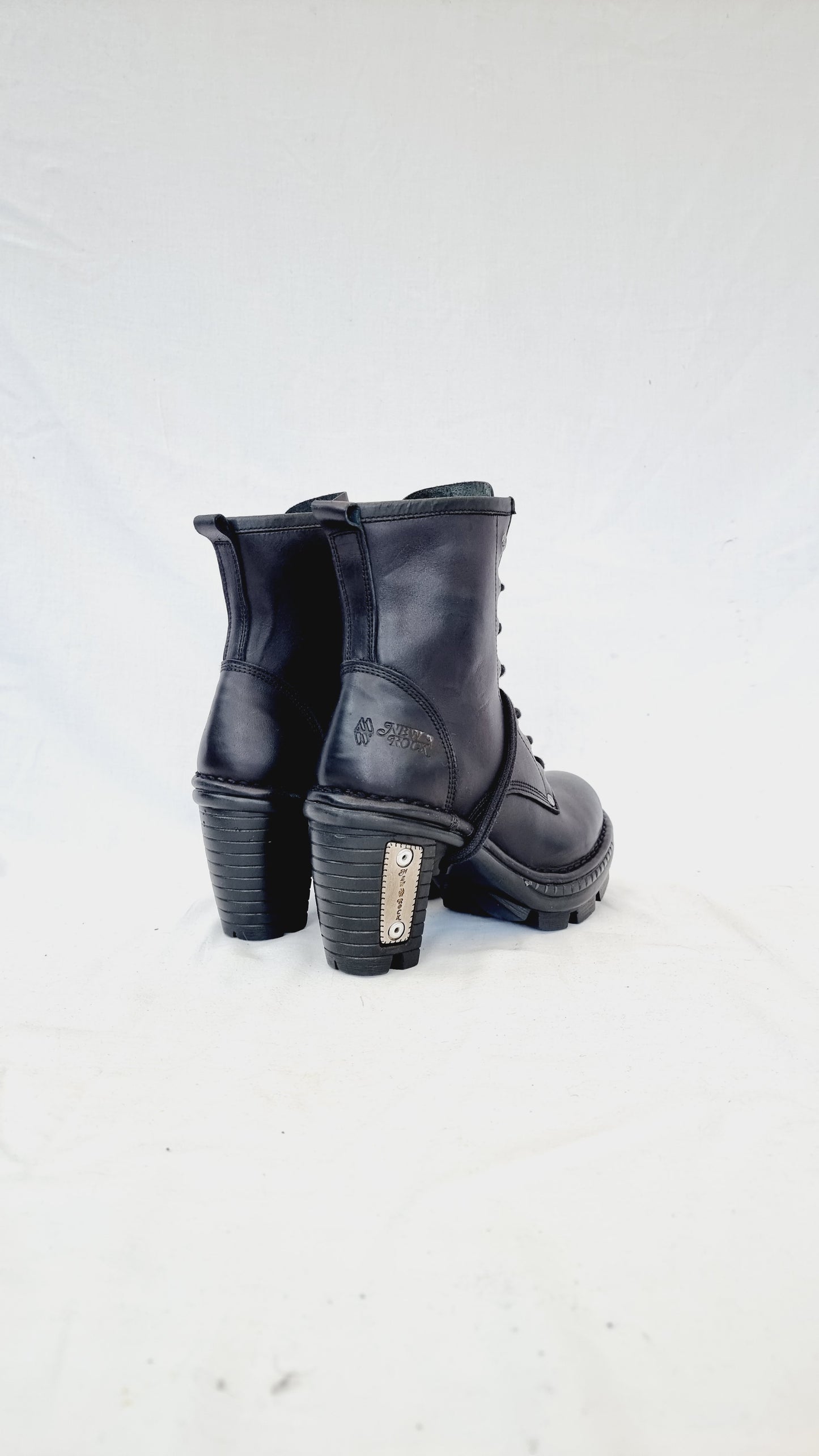 EU 38 / UK 5 New Rock Boots