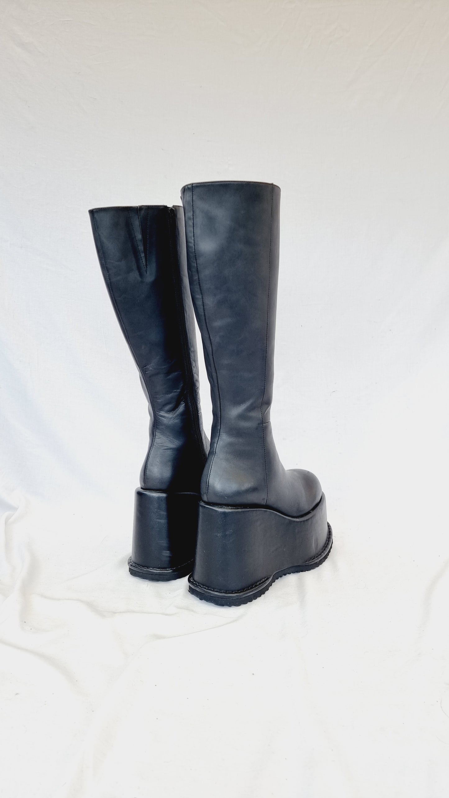 EU 39 / UK 6 UNIF Boots
