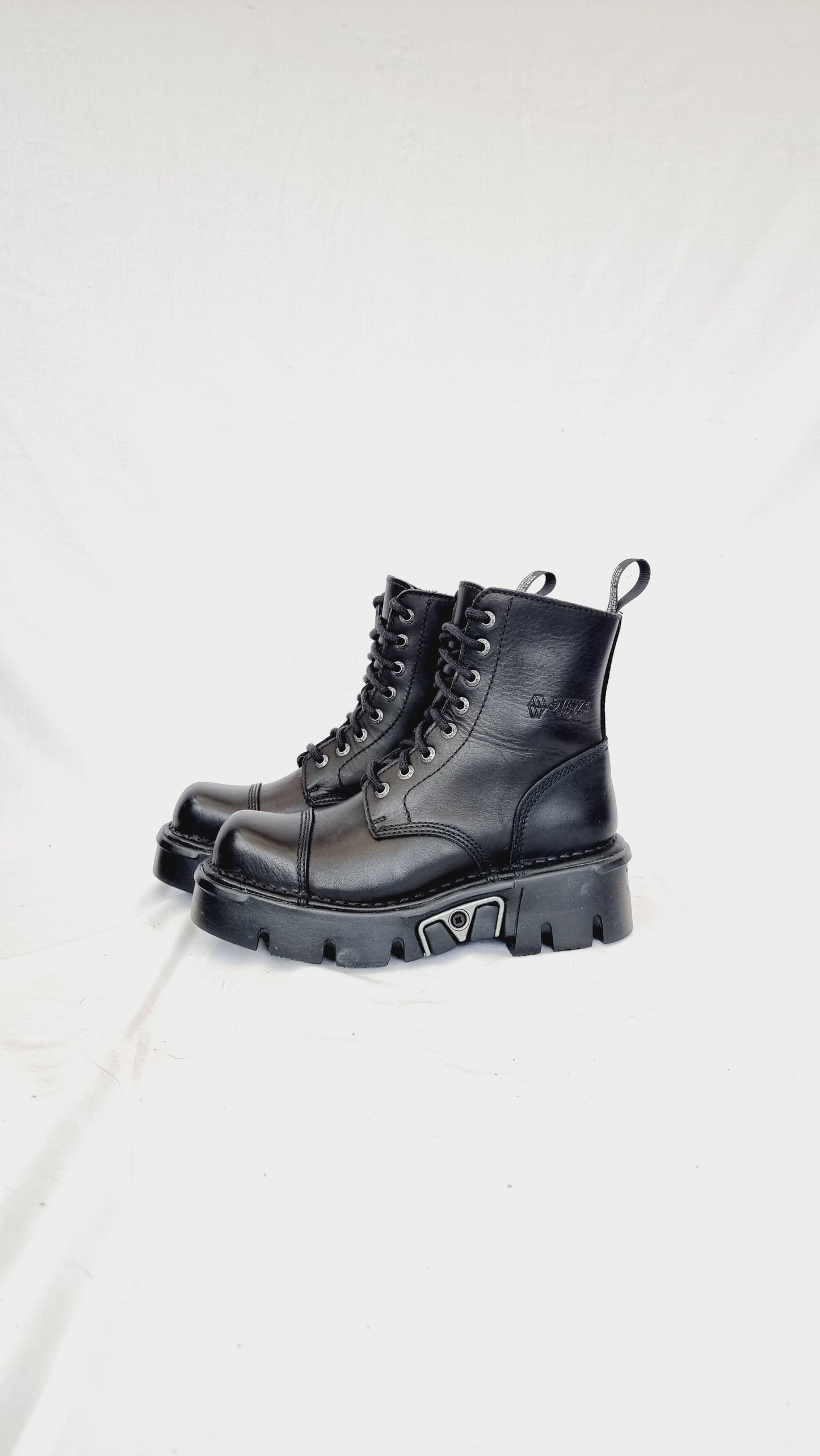 EU 39 / UK 6 New Rock Boots