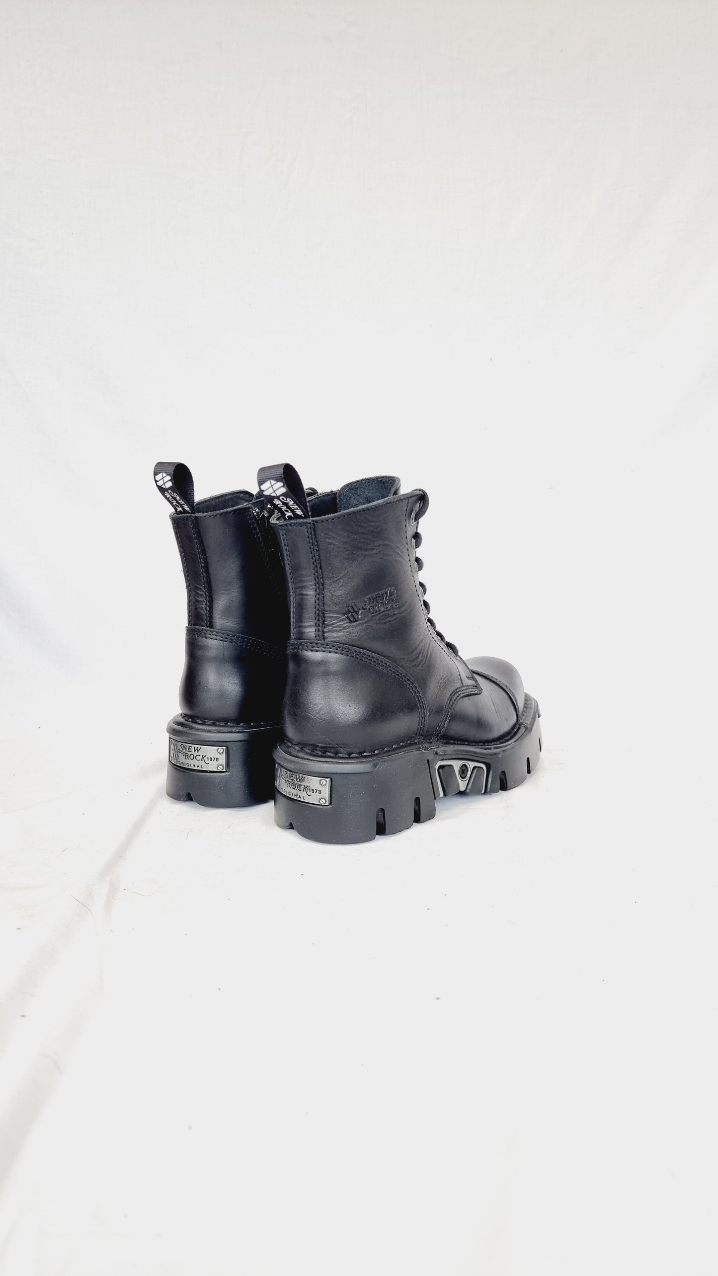 EU 39 / UK 6 New Rock Boots