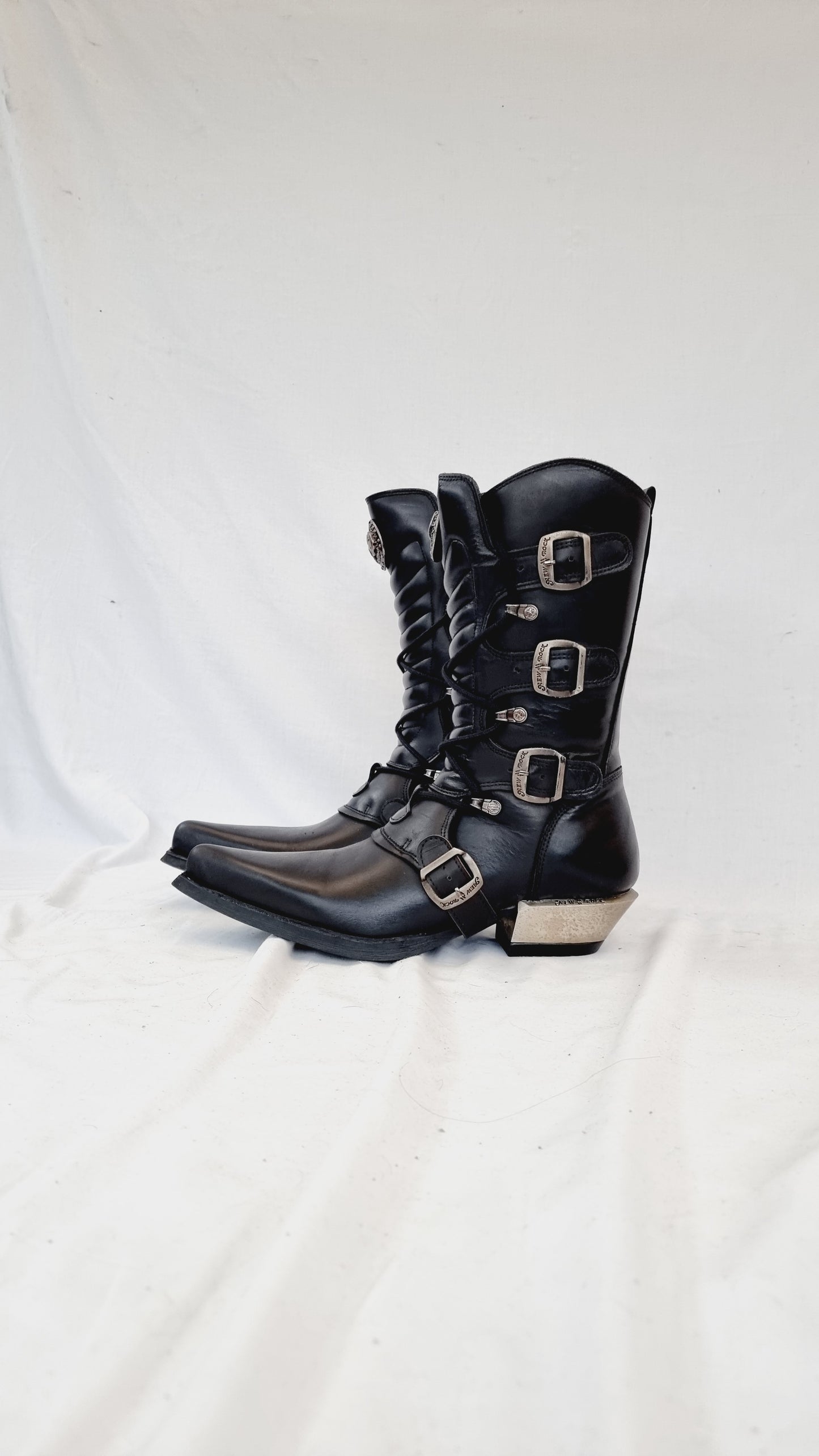 EU 41 / UK 7.5 New Rock Boots