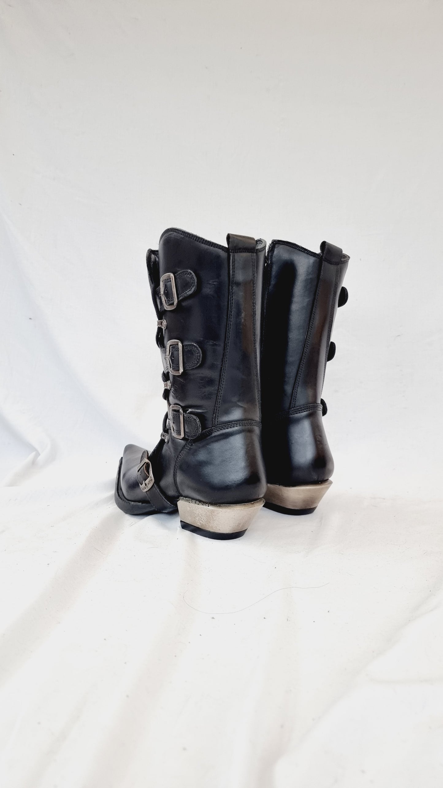 EU 41 / UK 7.5 New Rock Boots