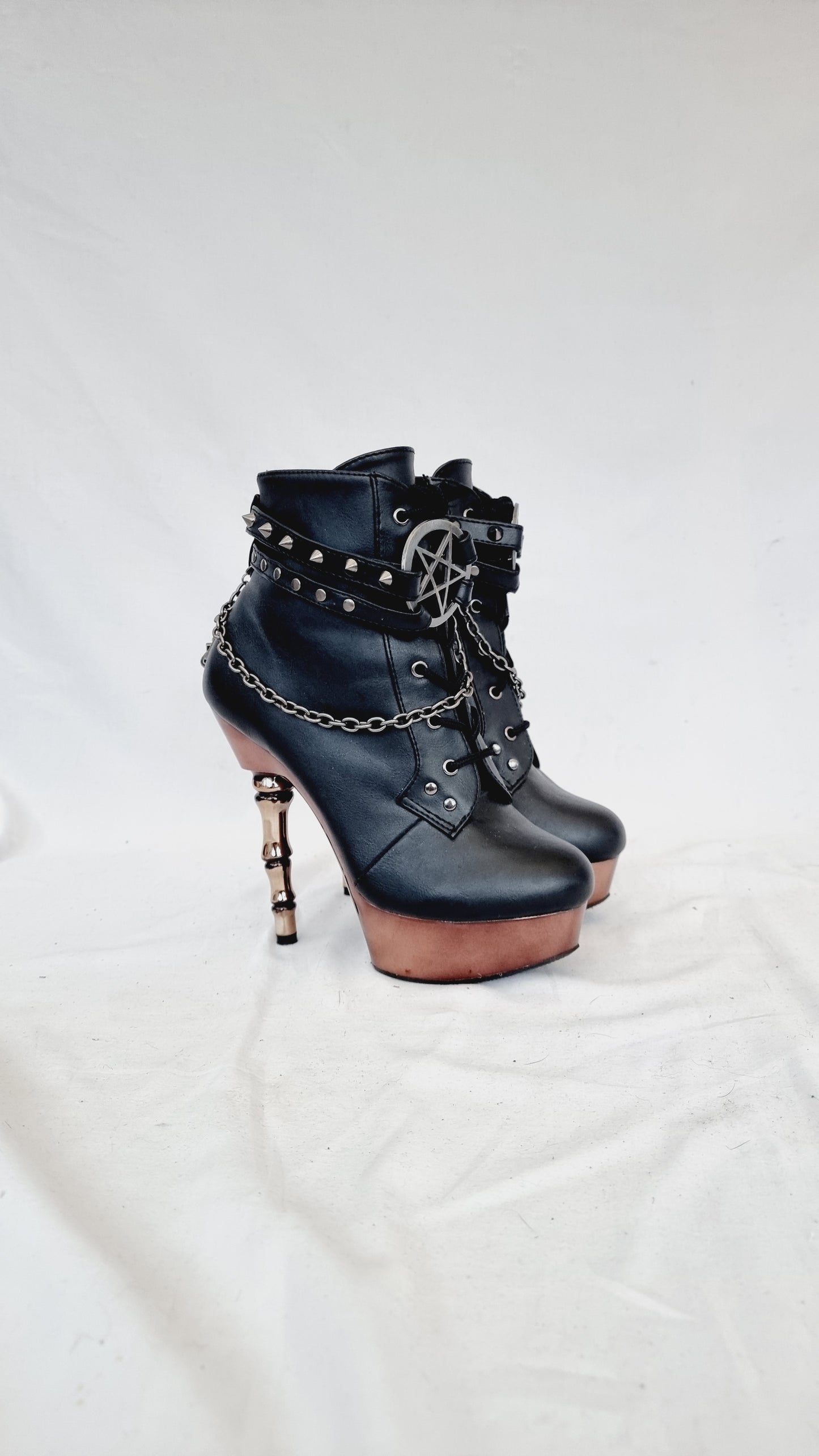 EU 37 / UK 4 Demonia Shoes