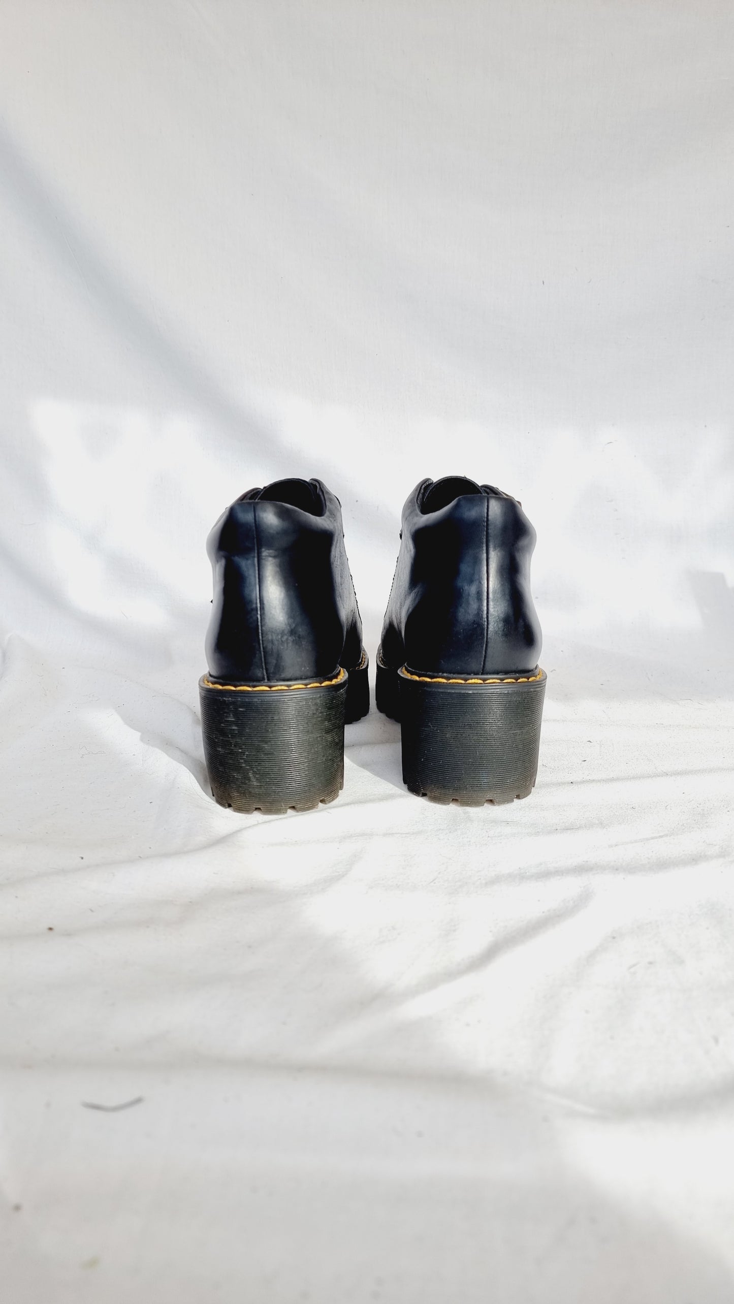 EU 38 / UK 5 Dr Martens Boots