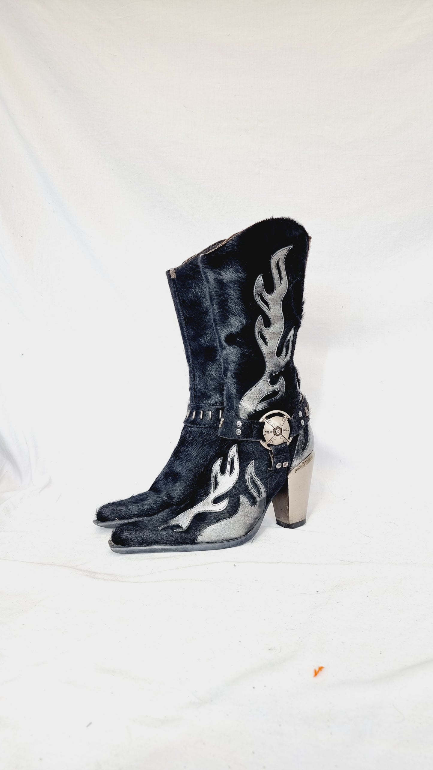 EU 41 / UK 7.5 New Rock Boots