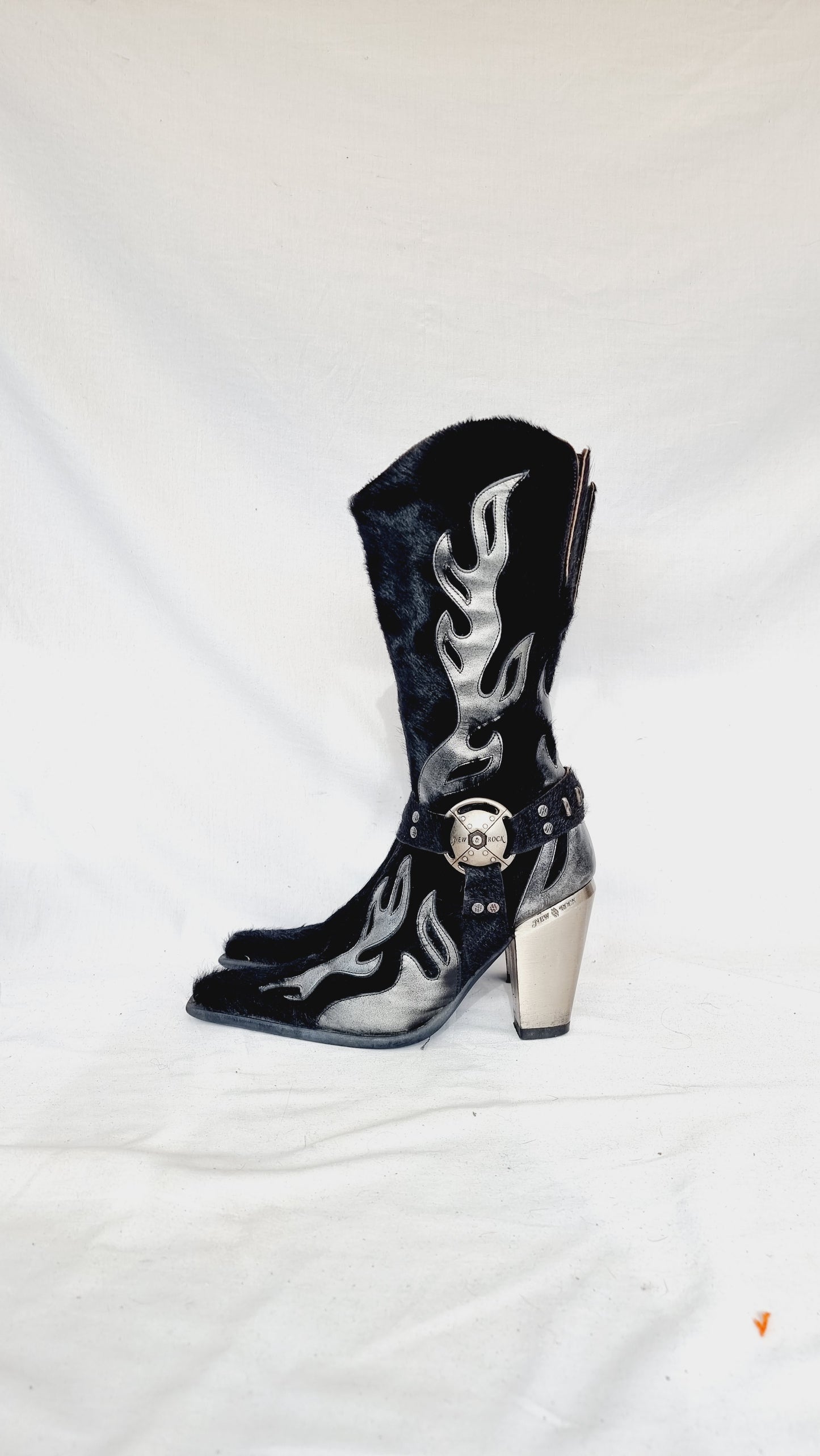 EU 41 / UK 7.5 New Rock Boots