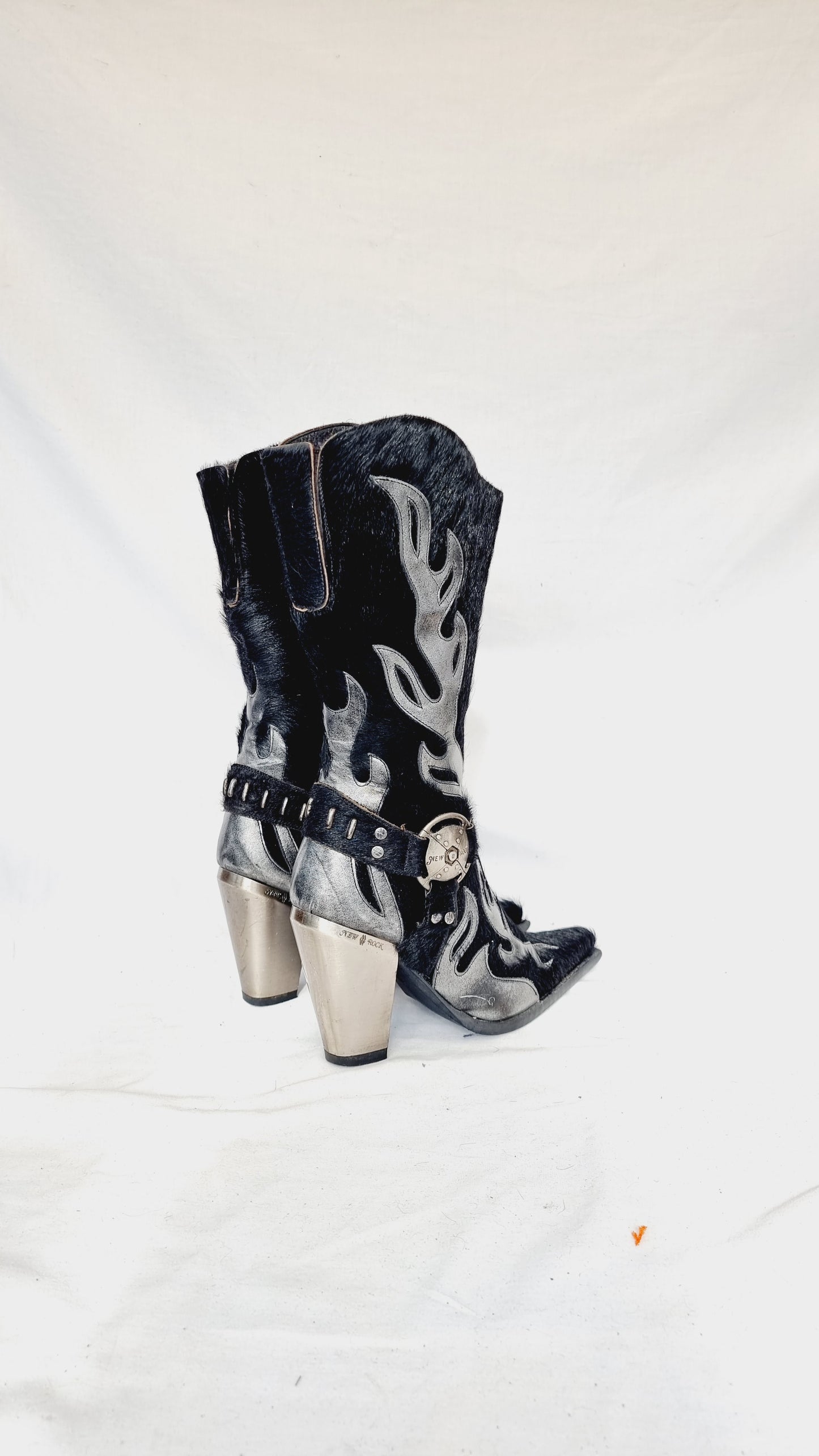 EU 41 / UK 7.5 New Rock Boots