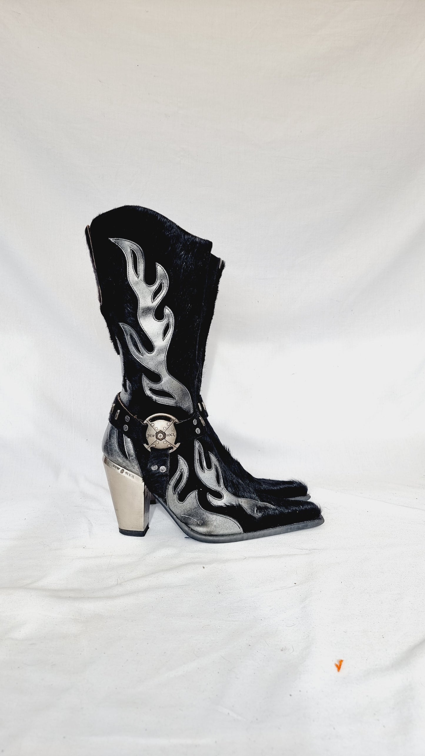 EU 41 / UK 7.5 New Rock Boots