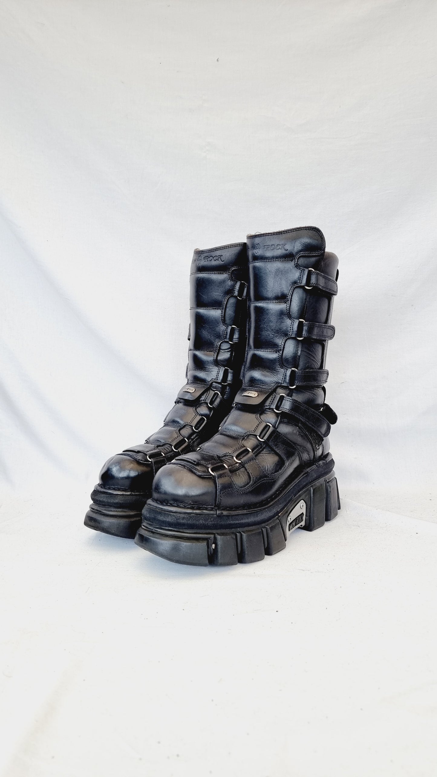 EU 42 / UK 8 New Rock Boots